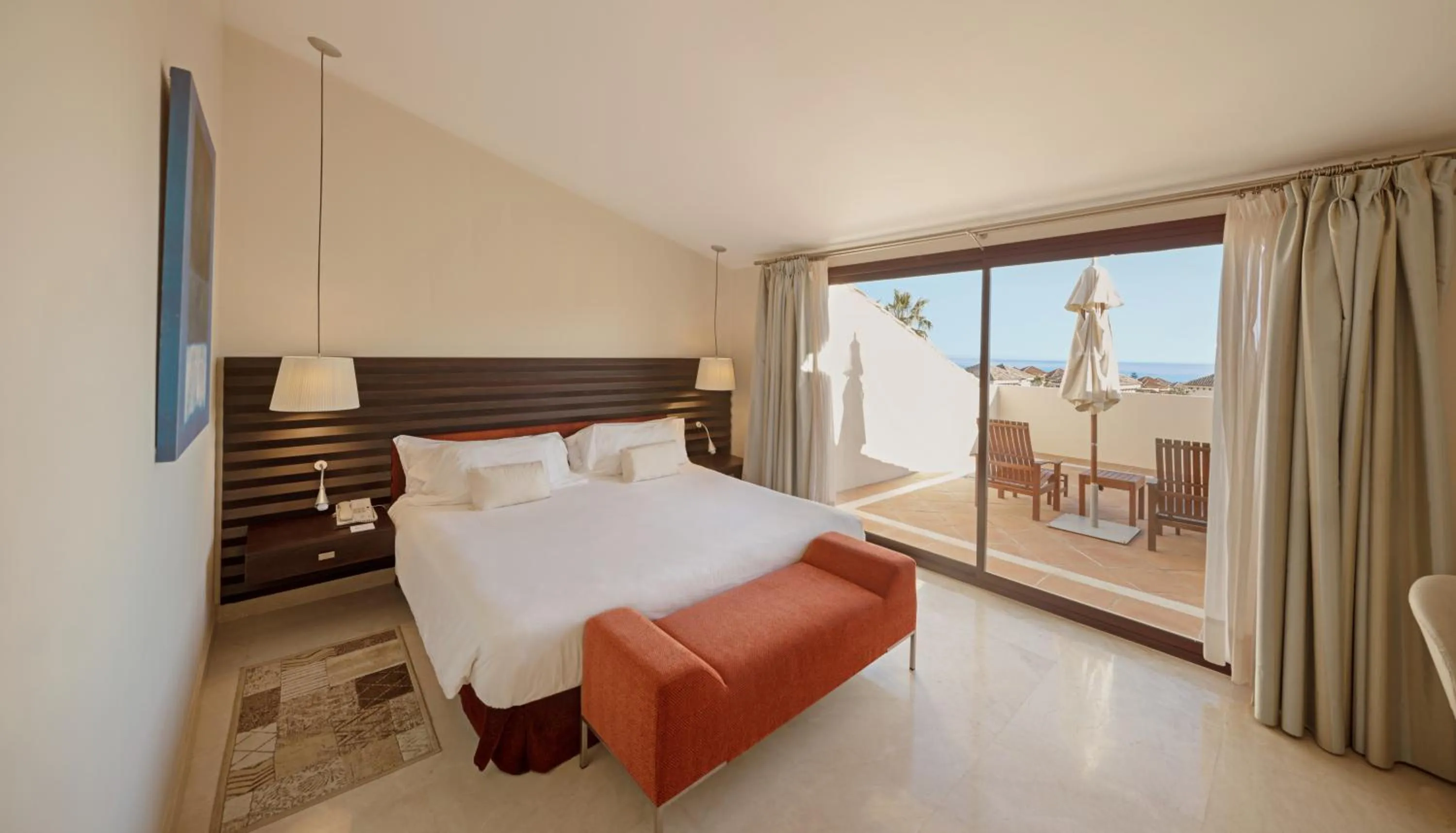 Bedroom, Bed in Don Carlos Marbella