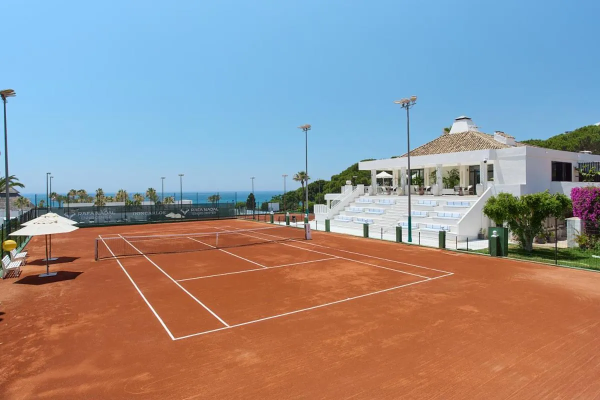 Tennis court in Don Carlos Marbella