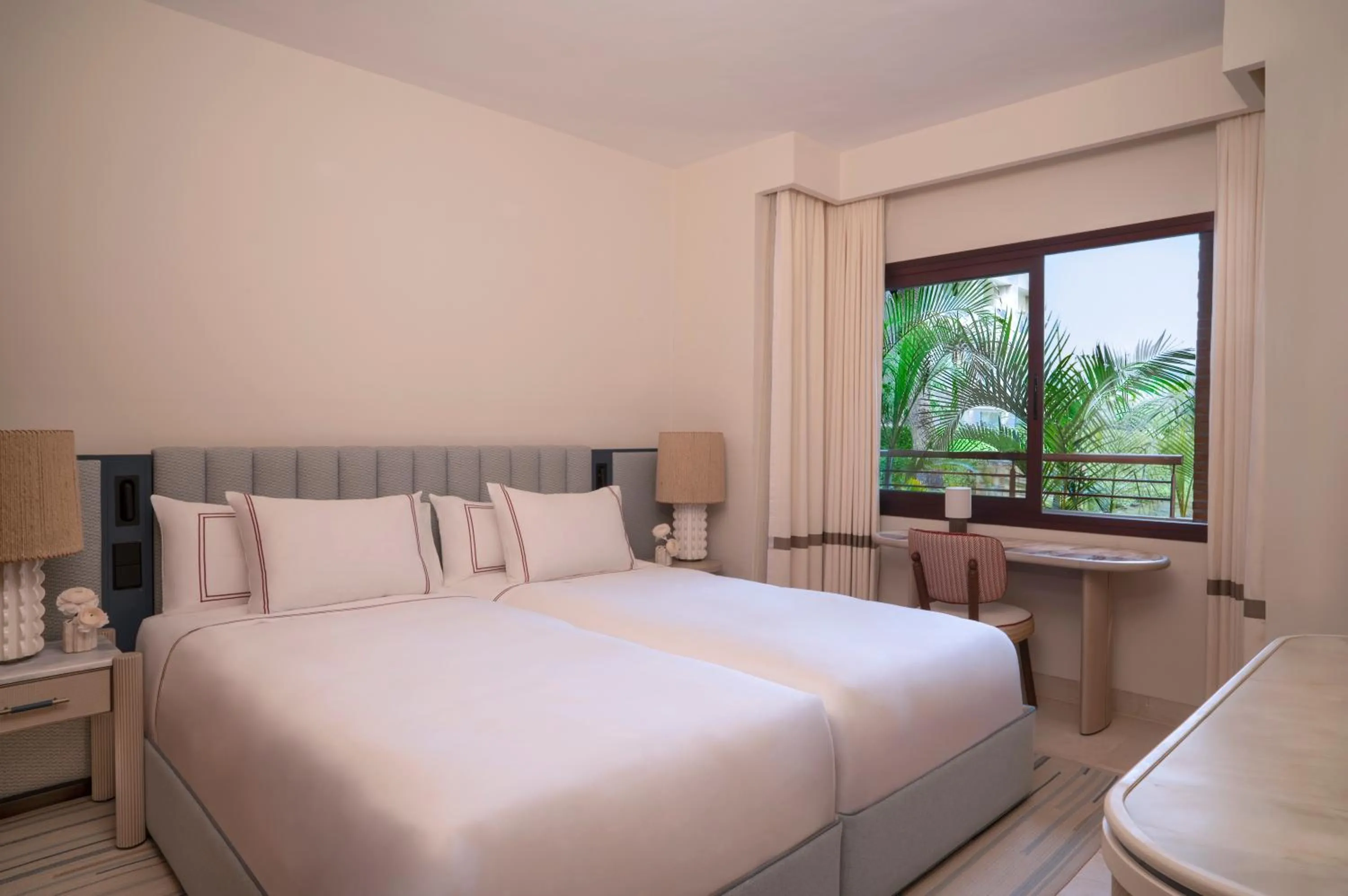 Bedroom, Bed in Don Carlos Marbella