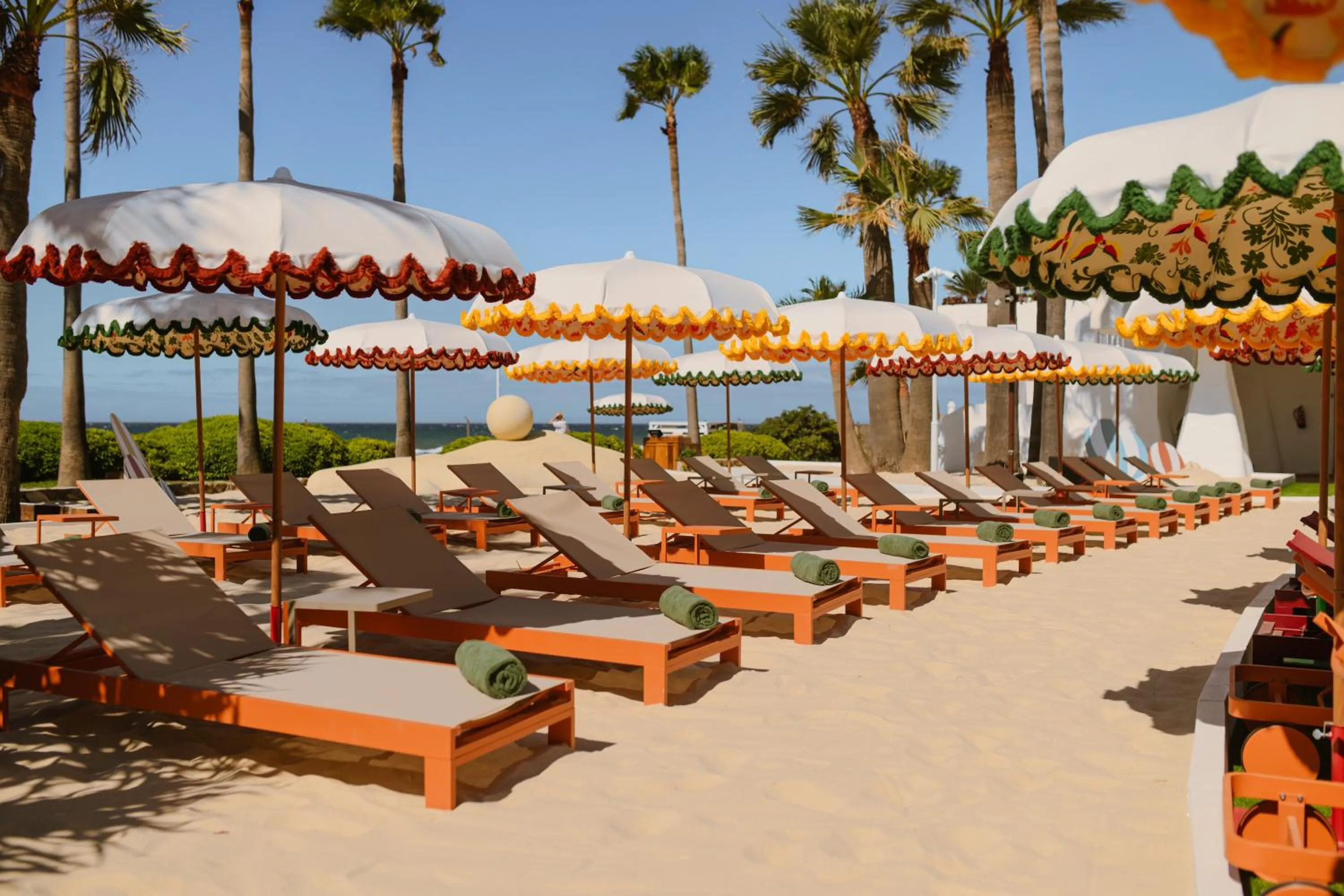 Restaurant/places to eat in Don Carlos Marbella