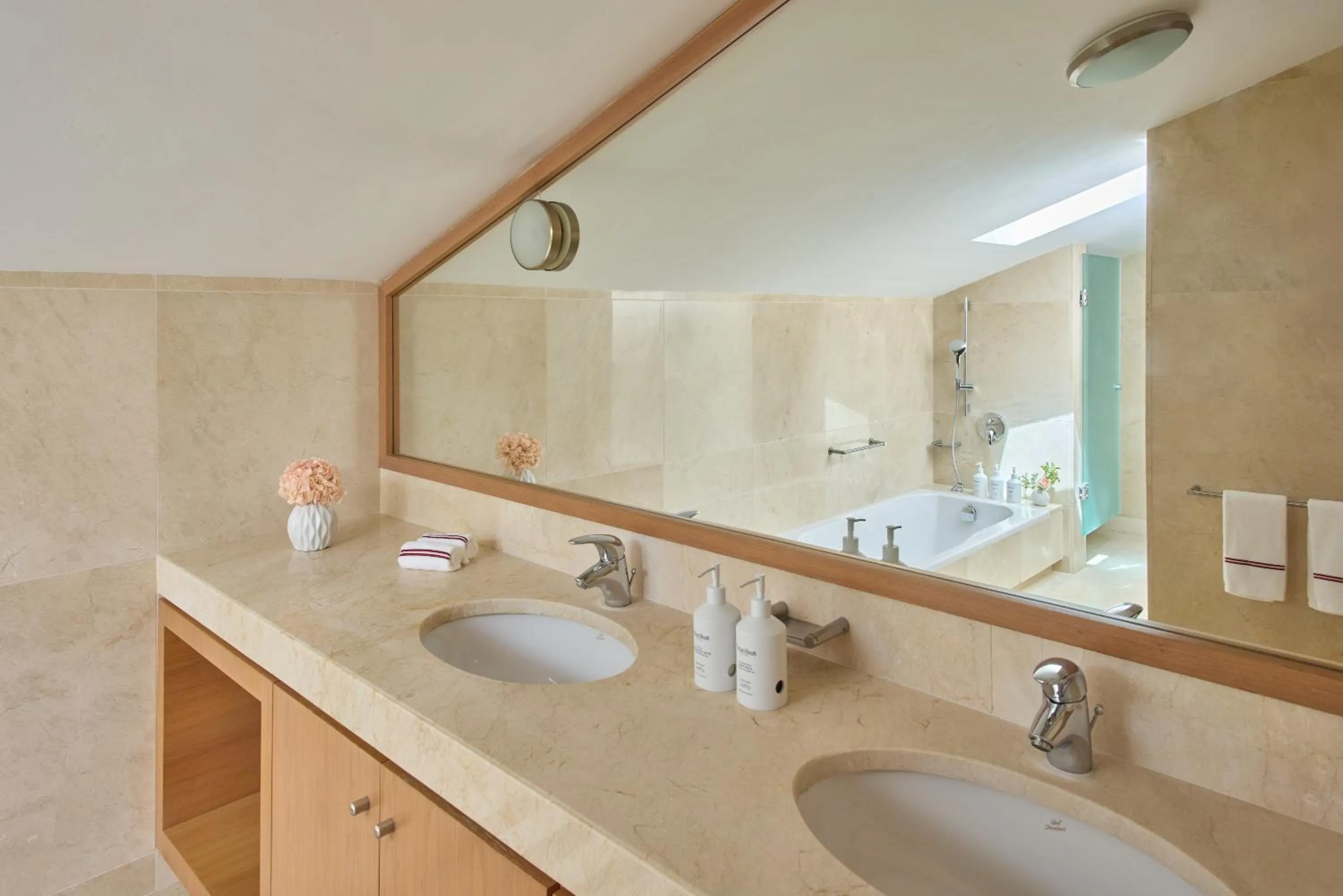 Bathroom in Don Carlos Marbella