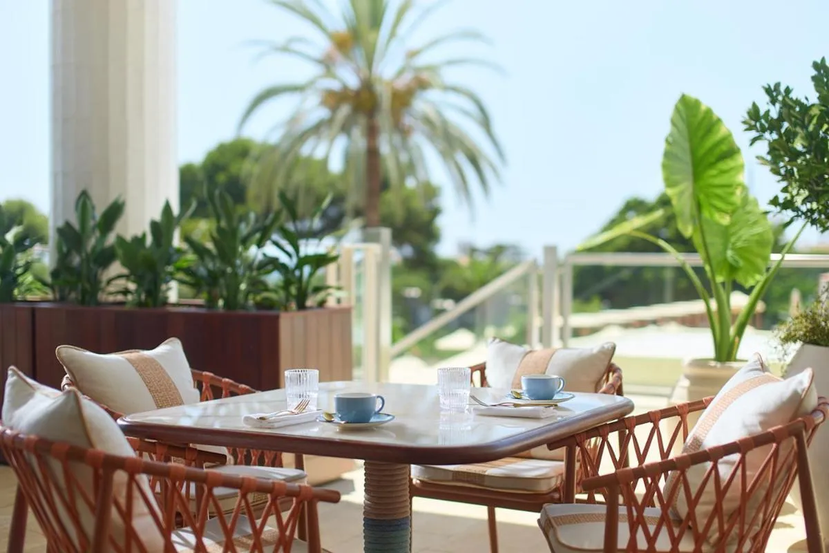 Restaurant/places to eat in Don Carlos Marbella