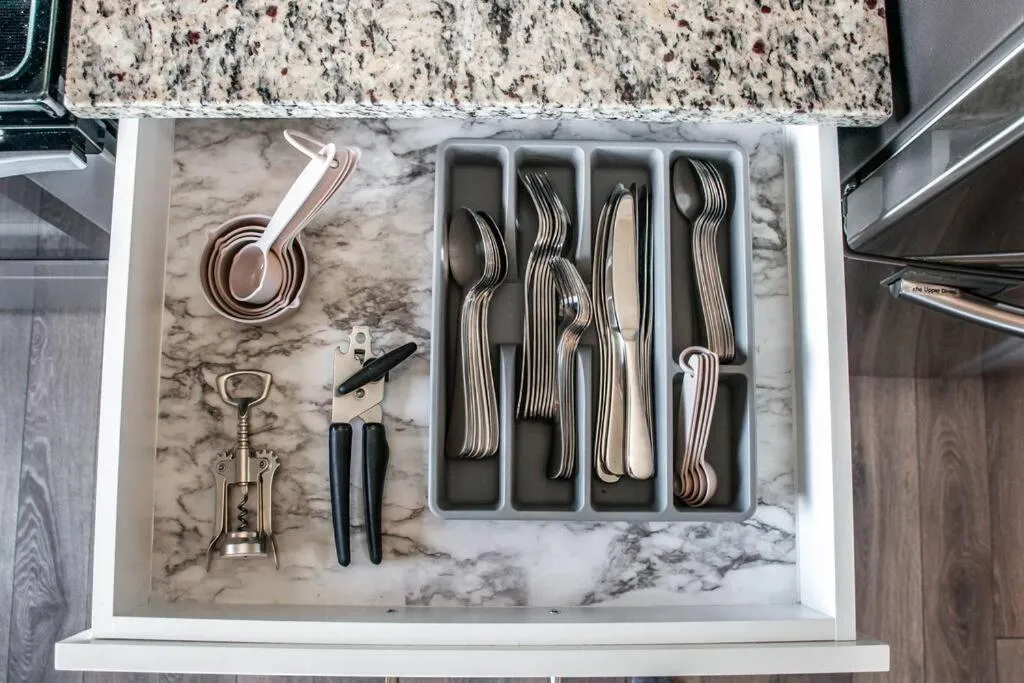 Kitchen or kitchenette in Bright Luxe Condo, AC, Top Floor, King Bed, Balcony!