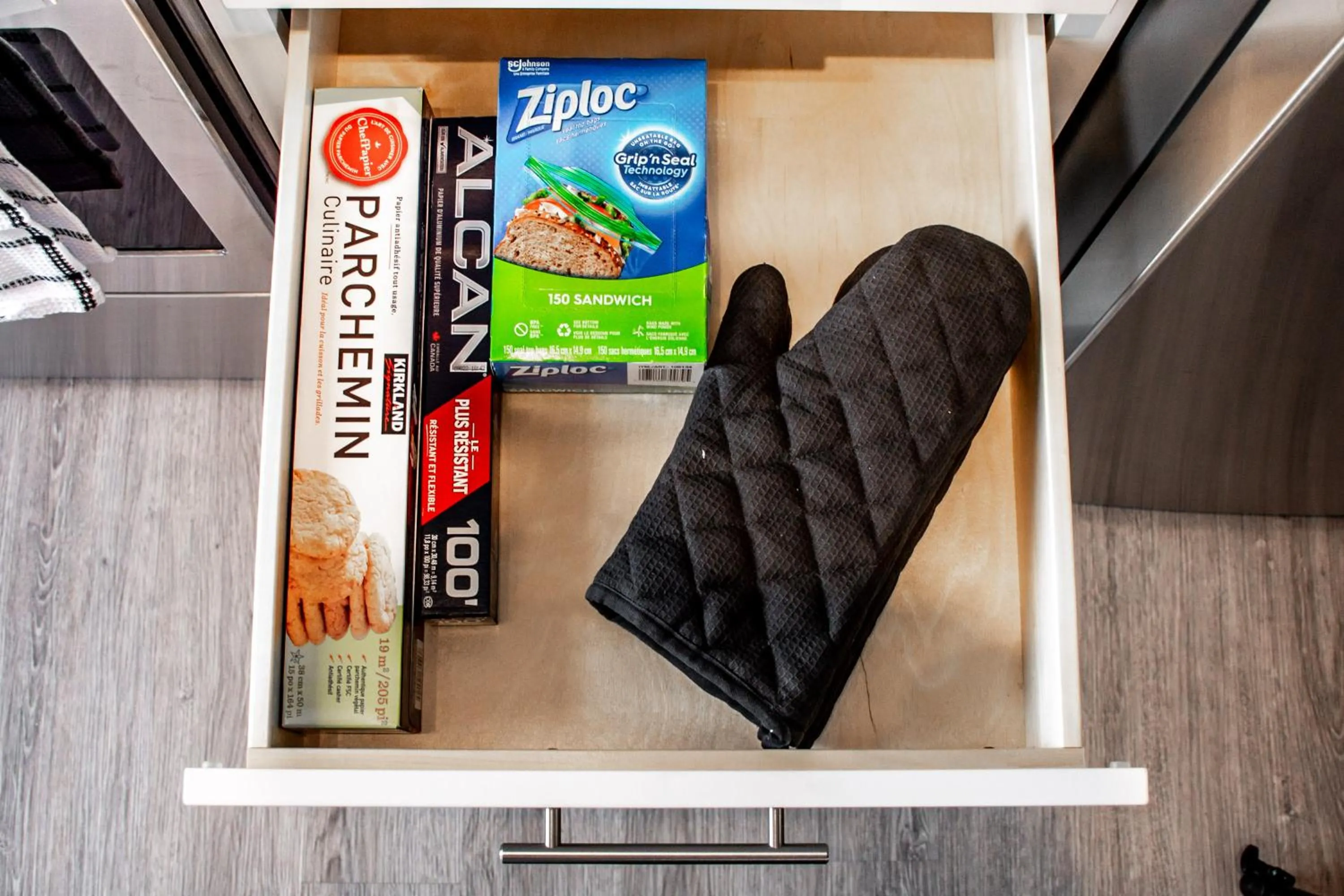 kitchen in Peaceful Oasis Condo, AC, Top Floor, Secure UG Parking, Balcony, King Bed!