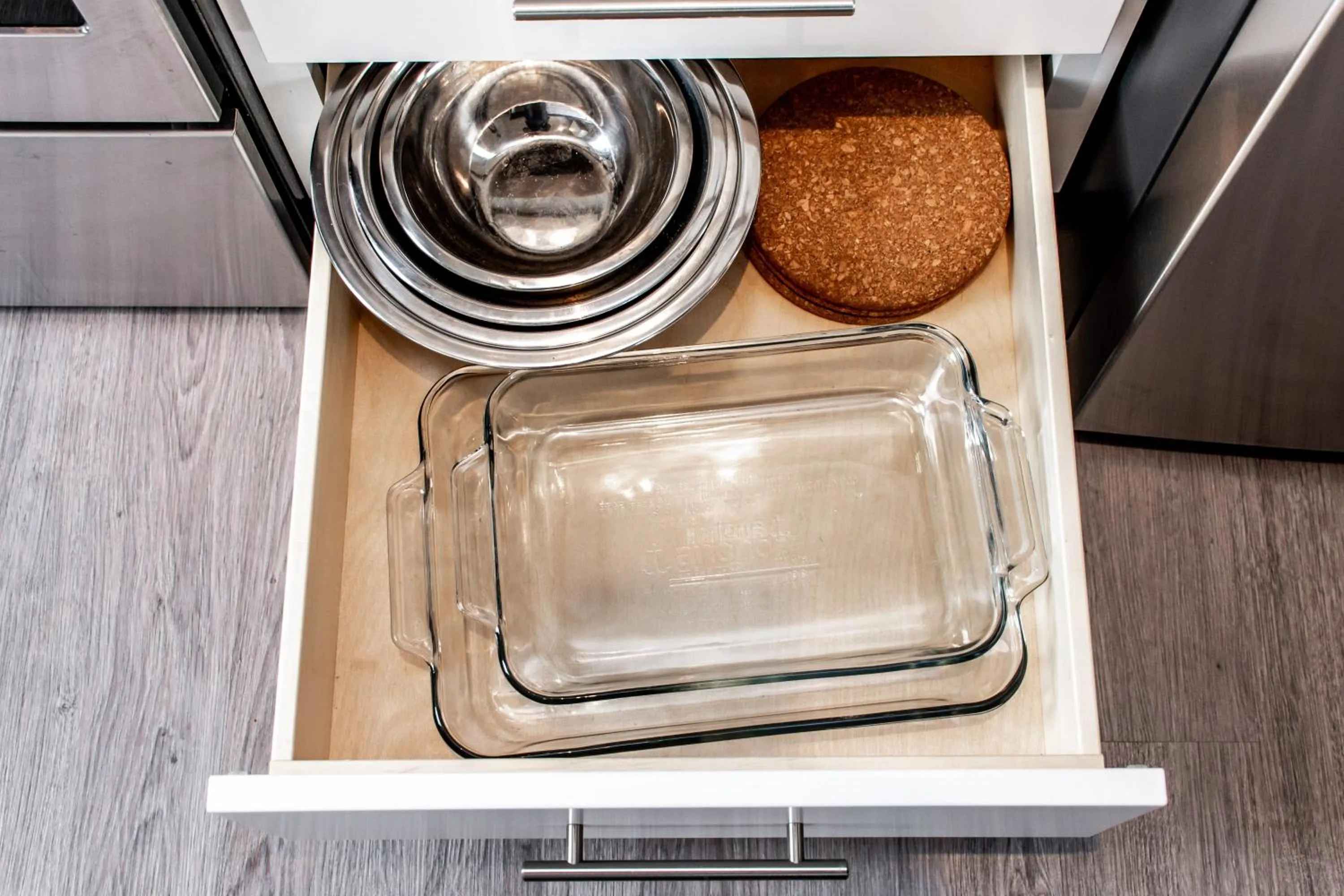 kitchen in Peaceful Oasis Condo, AC, Top Floor, Secure UG Parking, Balcony, King Bed!