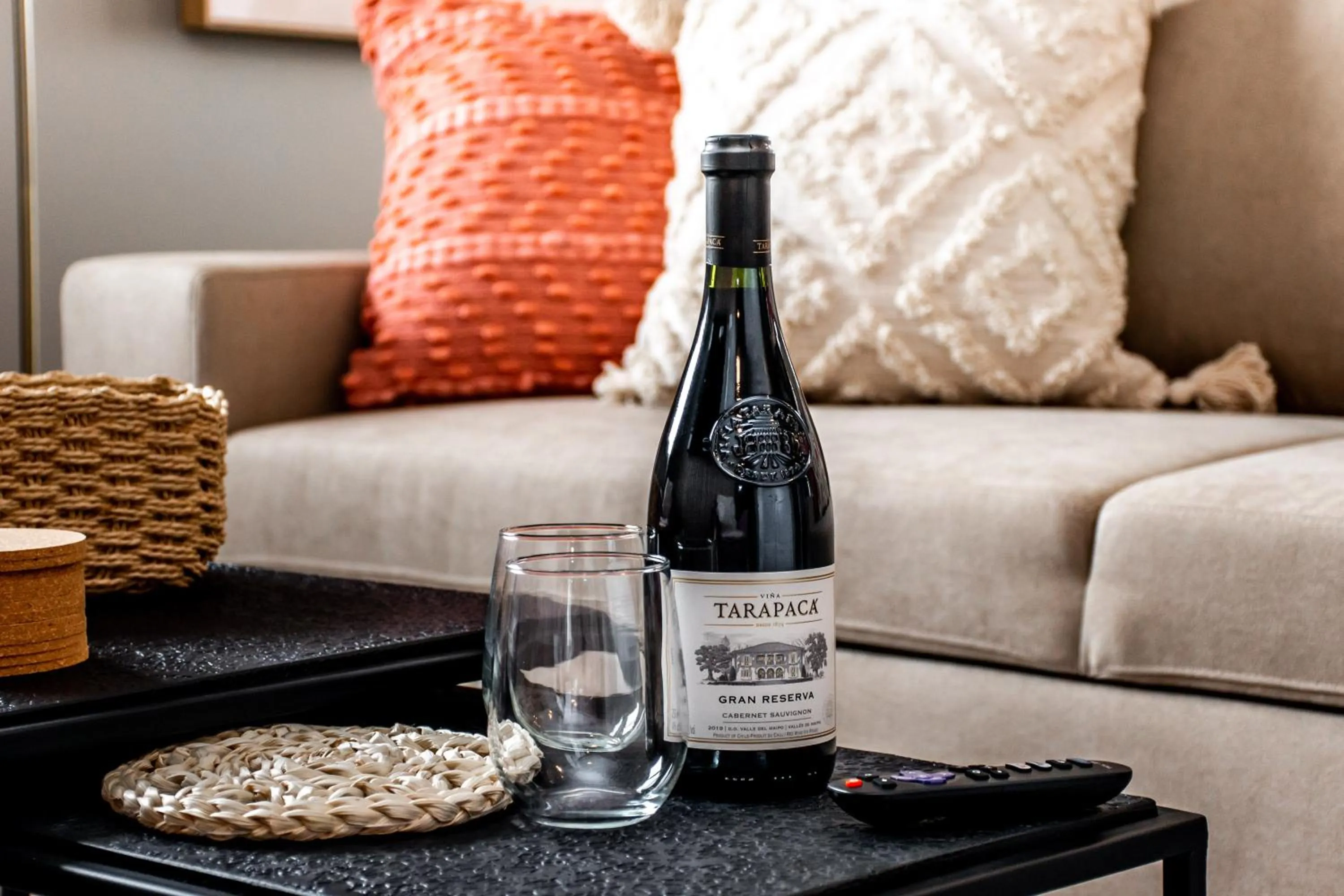 Decorative detail in Peaceful Oasis Condo, AC, Top Floor, Secure UG Parking, Balcony, King Bed!