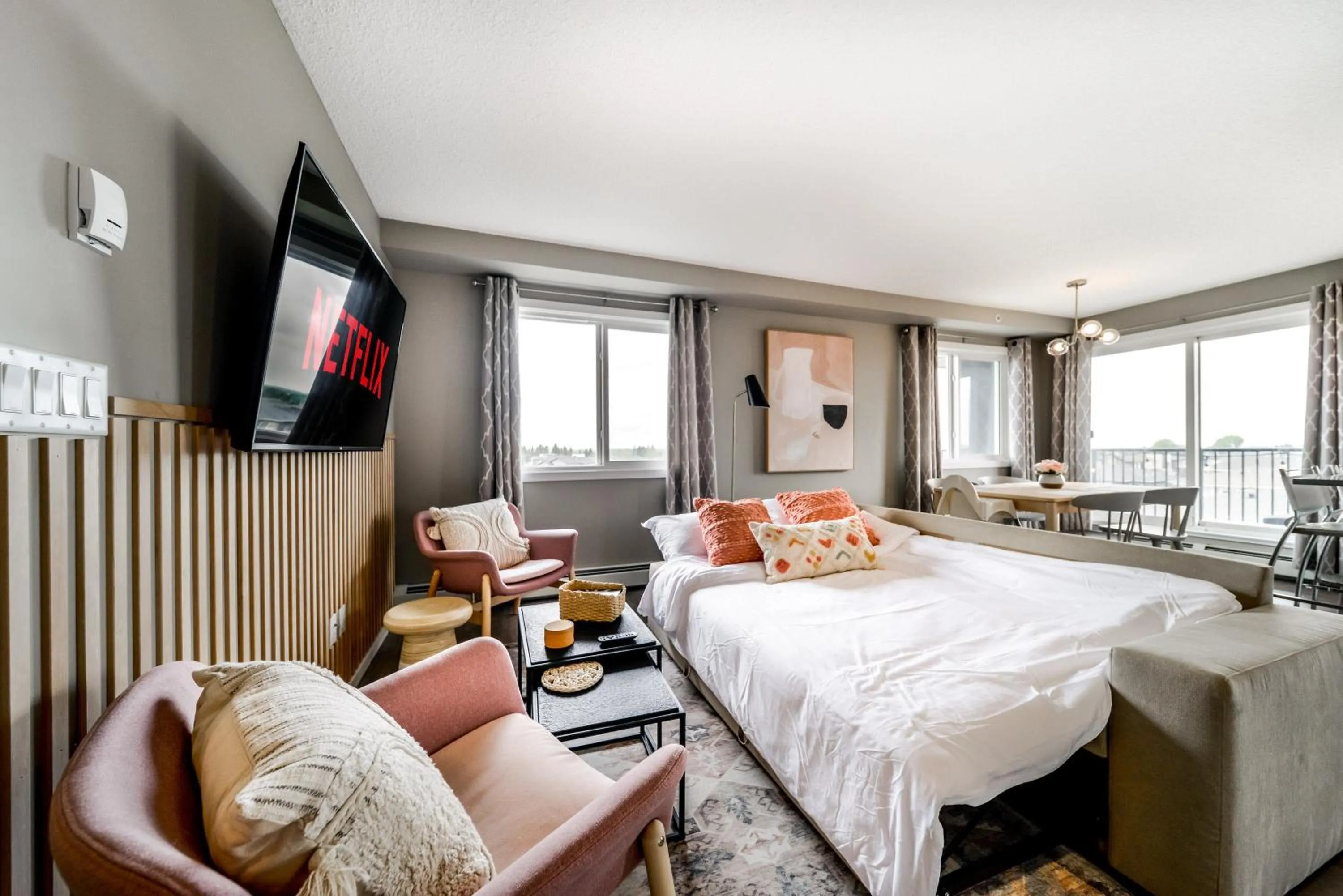 Bed in Peaceful Oasis Condo, AC, Top Floor, Secure UG Parking, Balcony, King Bed!