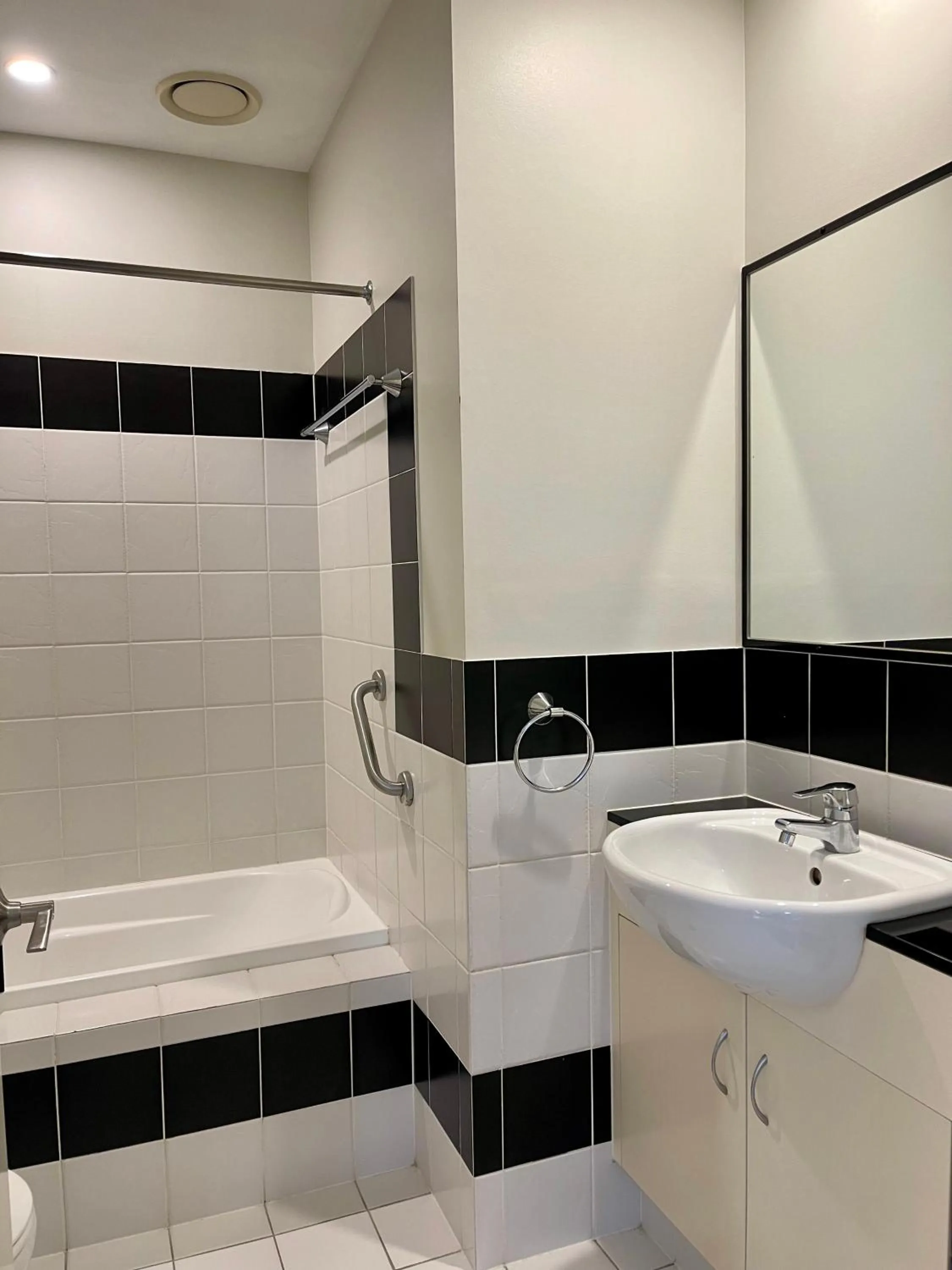 Bathroom in Ipanema Holiday Resort