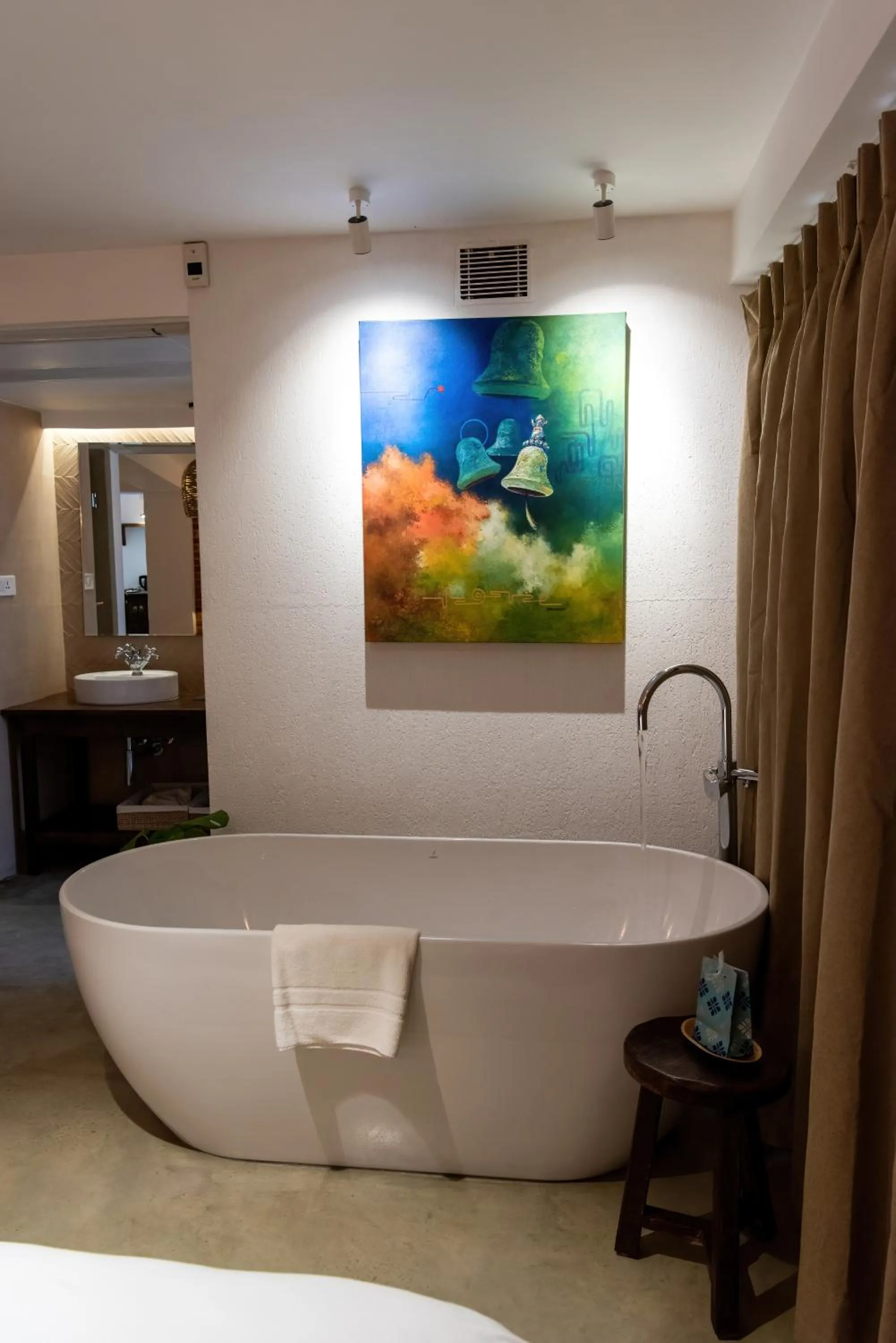 Bath in The Nanee - Bhaktapur Durbar Square