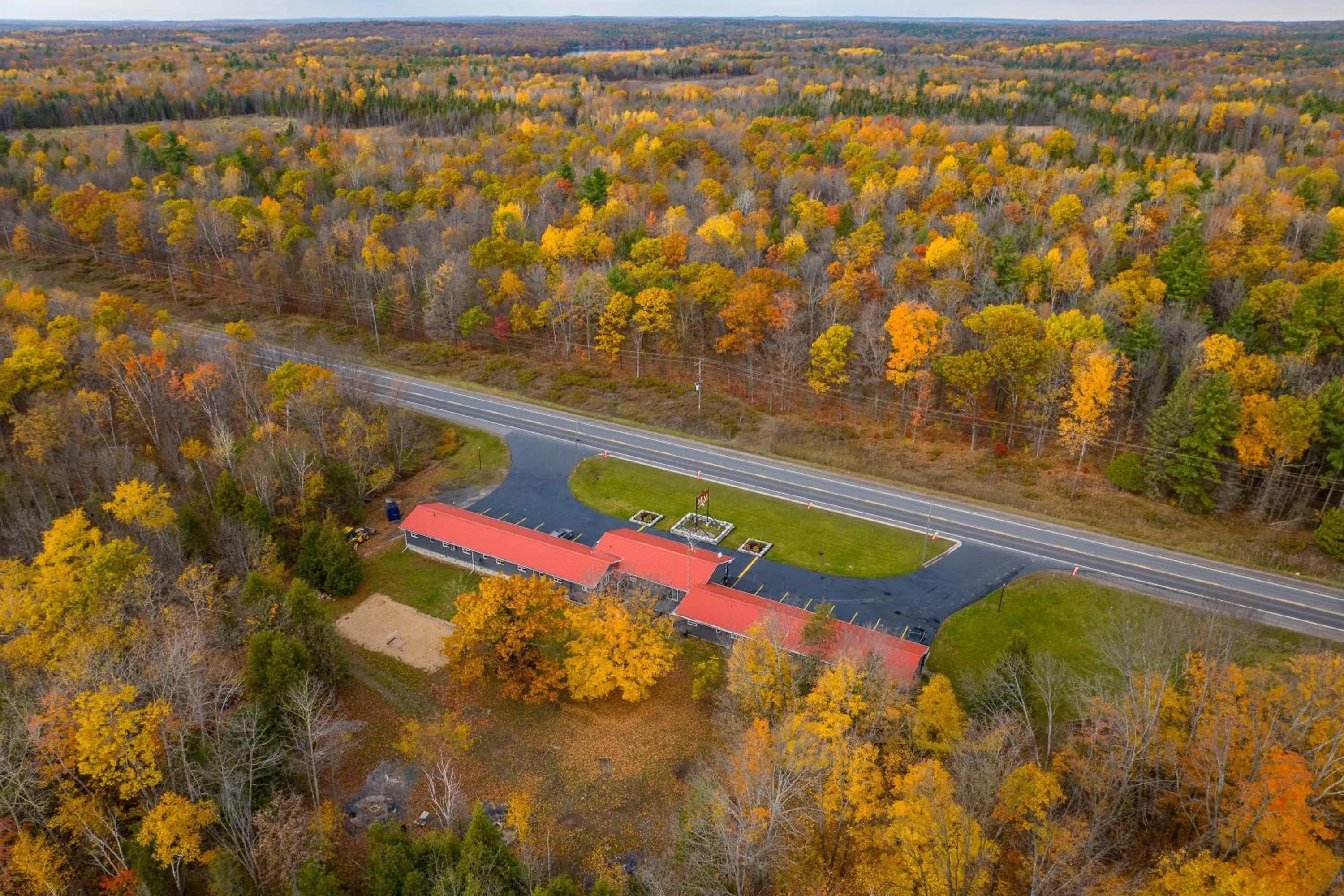 Natural landscape in Moira Lake Motel