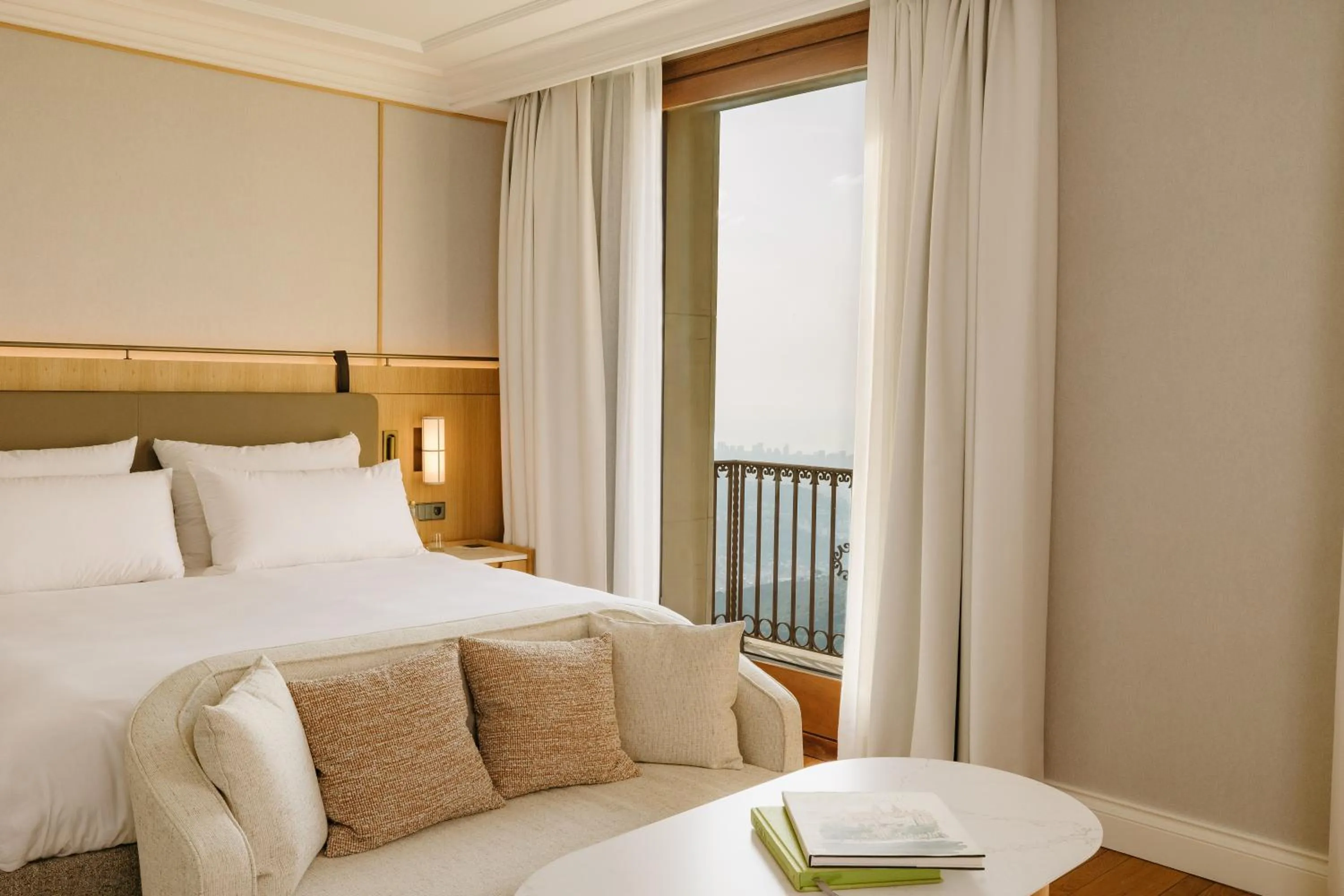 Bed in METT Barcelona GL - A Leading Hotel of the World