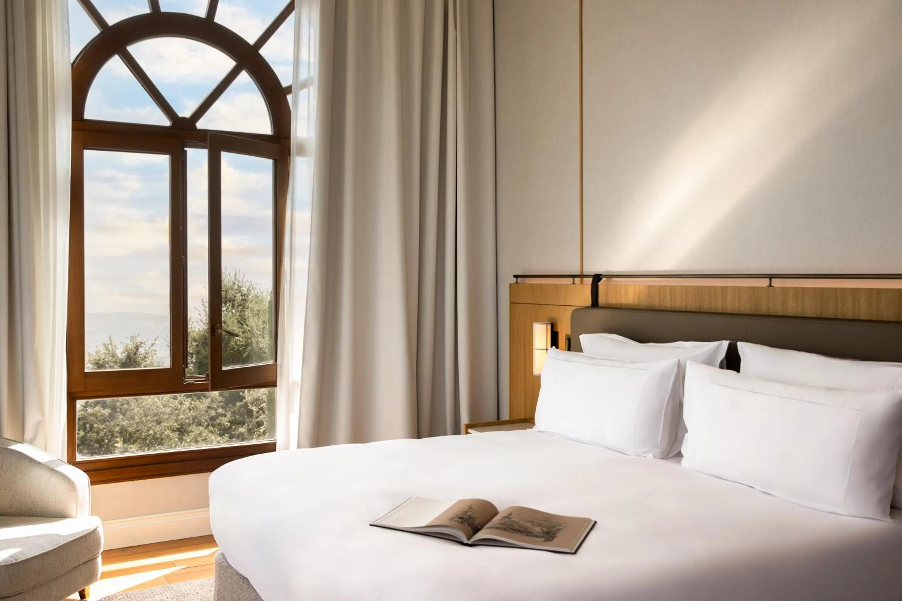 Bed in METT Barcelona GL - A Leading Hotel of the World