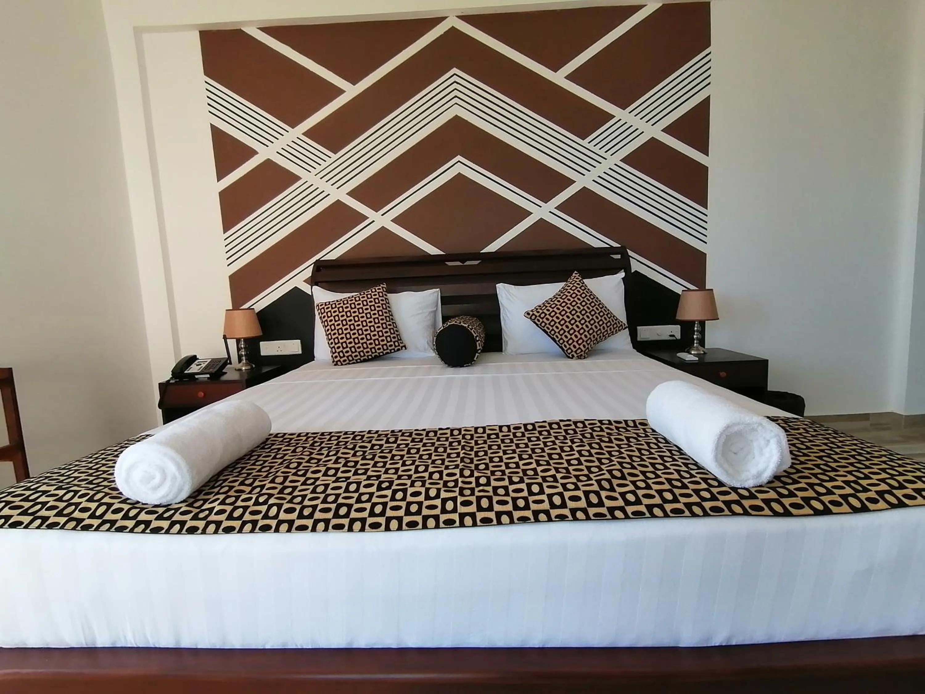Bed in ARA Beach Resort Mirissa