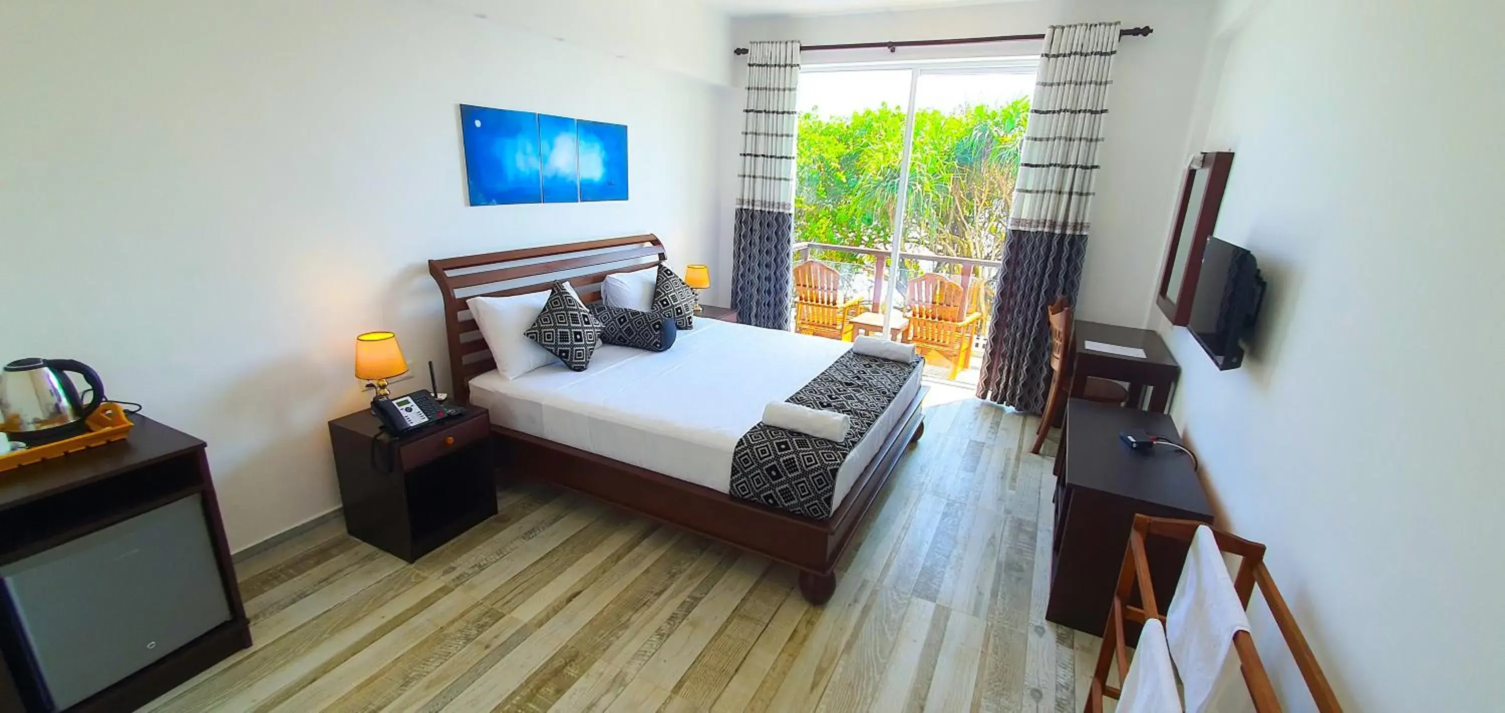 Deluxe Double Room with Balcony - single occupancy in ARA Beach Resort Mirissa Deluxe Double Room with Balcony - single occupancy in ARA Beach Resort Mirissa