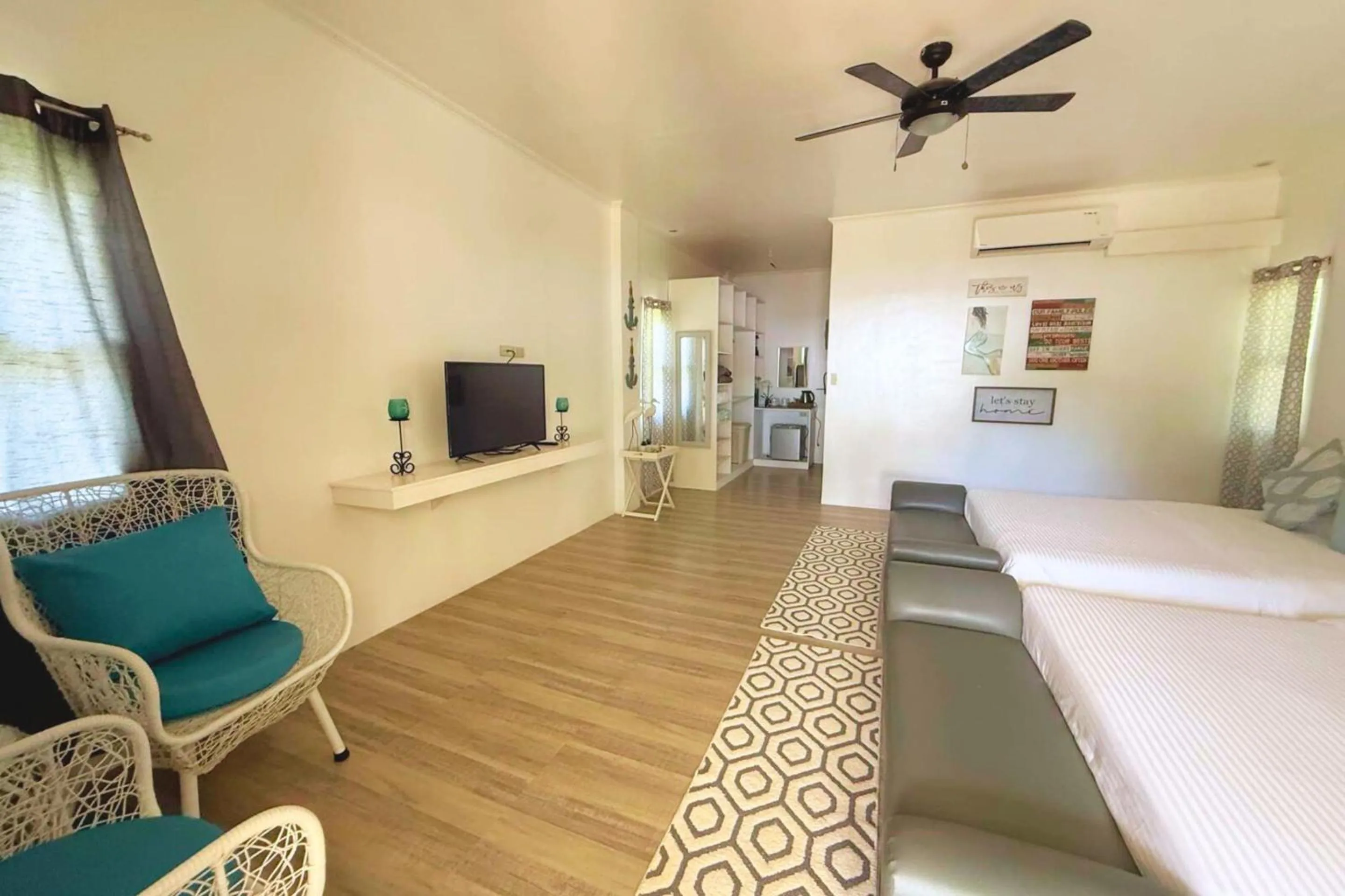 Bedroom, Bed in Kehalani Beach Resort by Cocotel