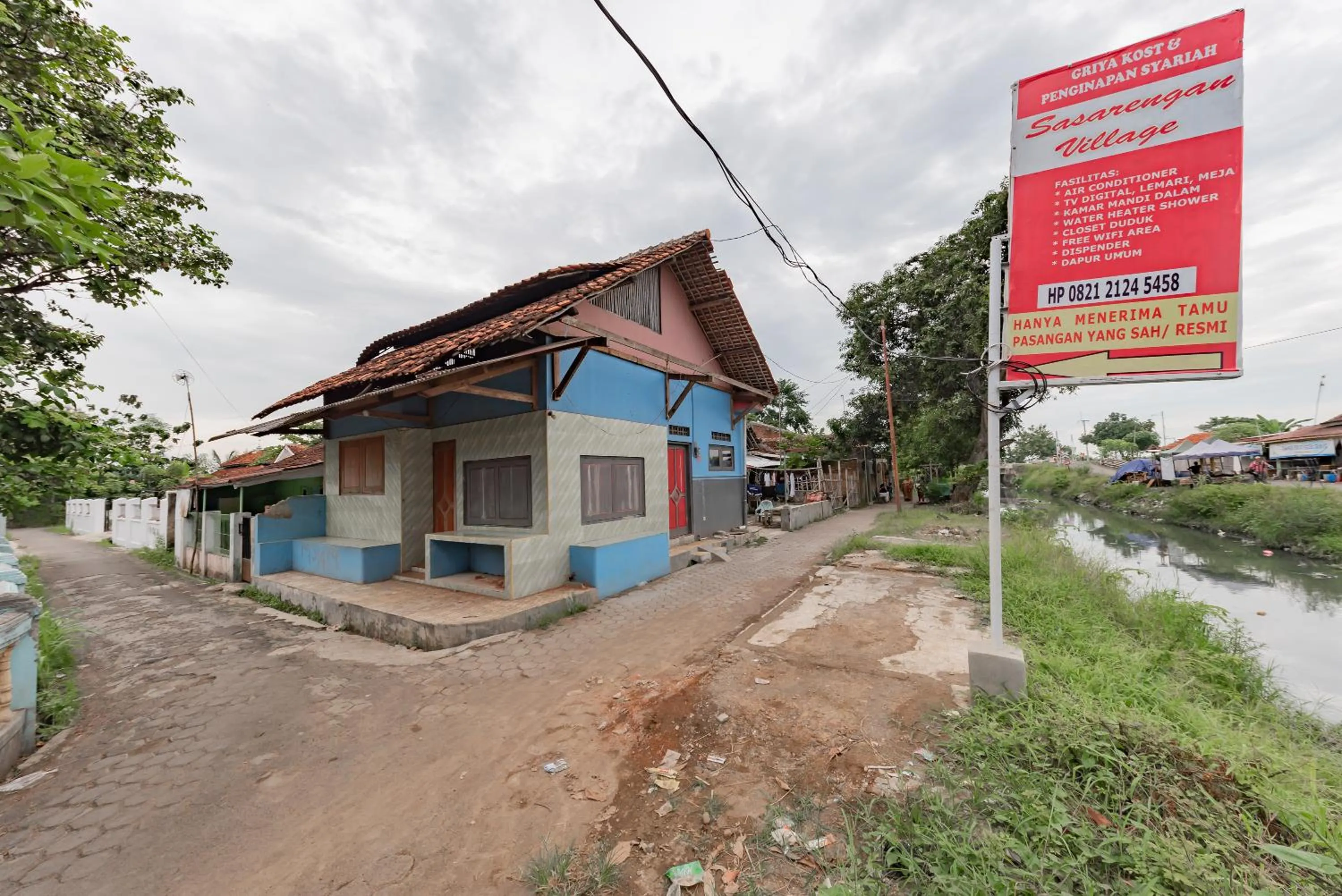 Property building in RedDoorz Syariah near Alun Alun Ciledug Cirebon