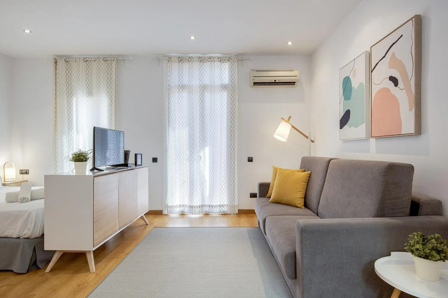 Living room in Feelathome Center Apartments
