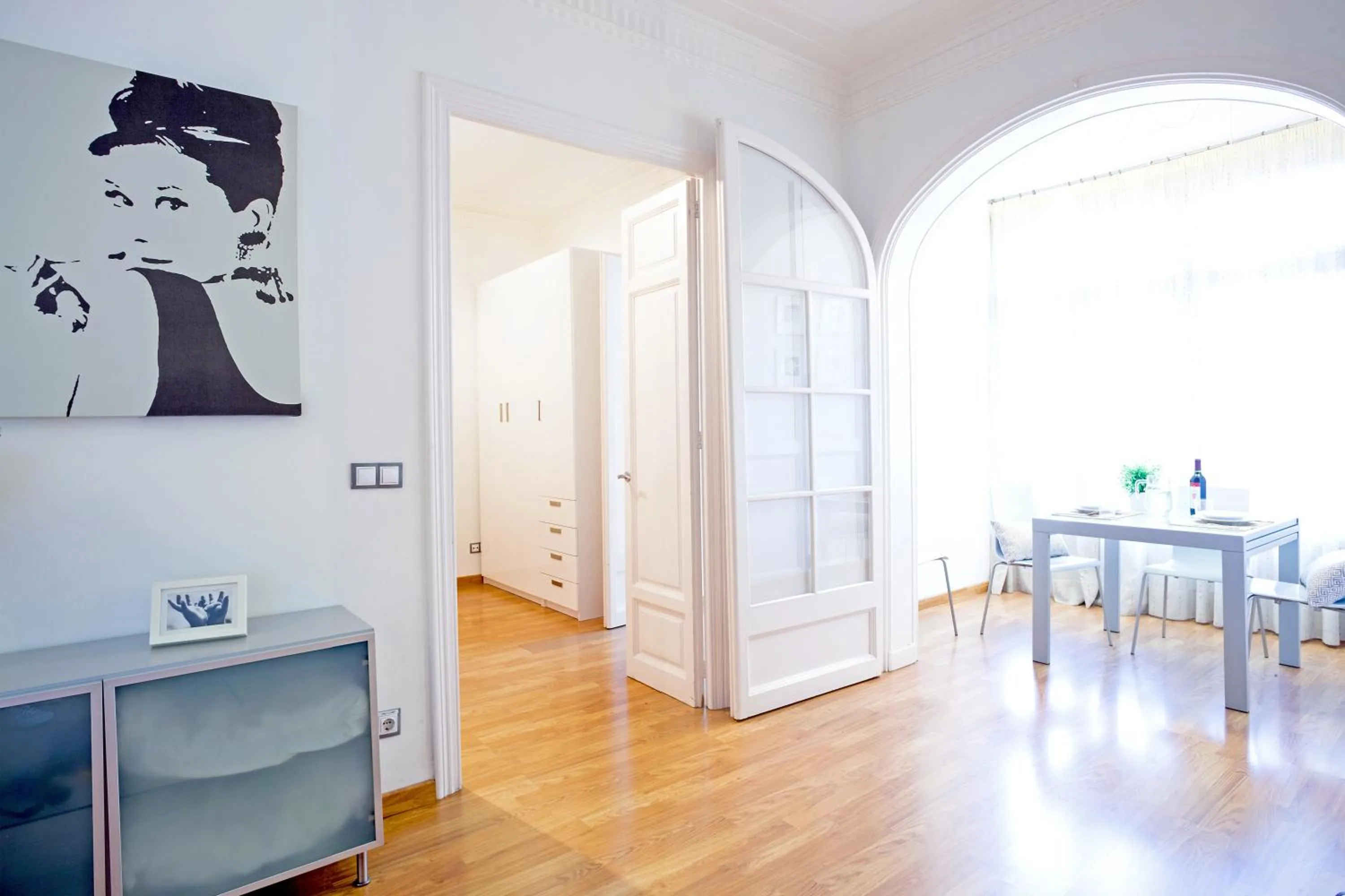 Living room in Feelathome Center Apartments