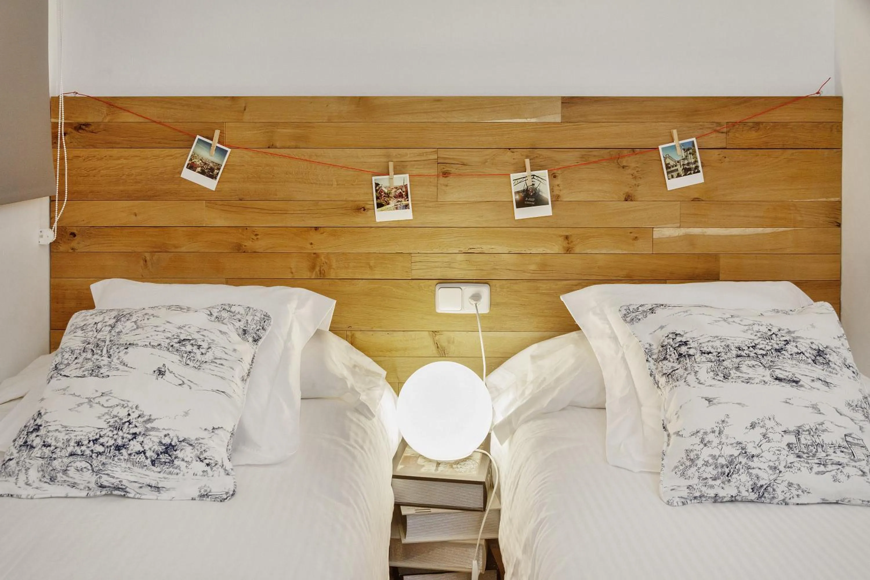 Photo of the whole room, Bed in Feelathome Center Apartments