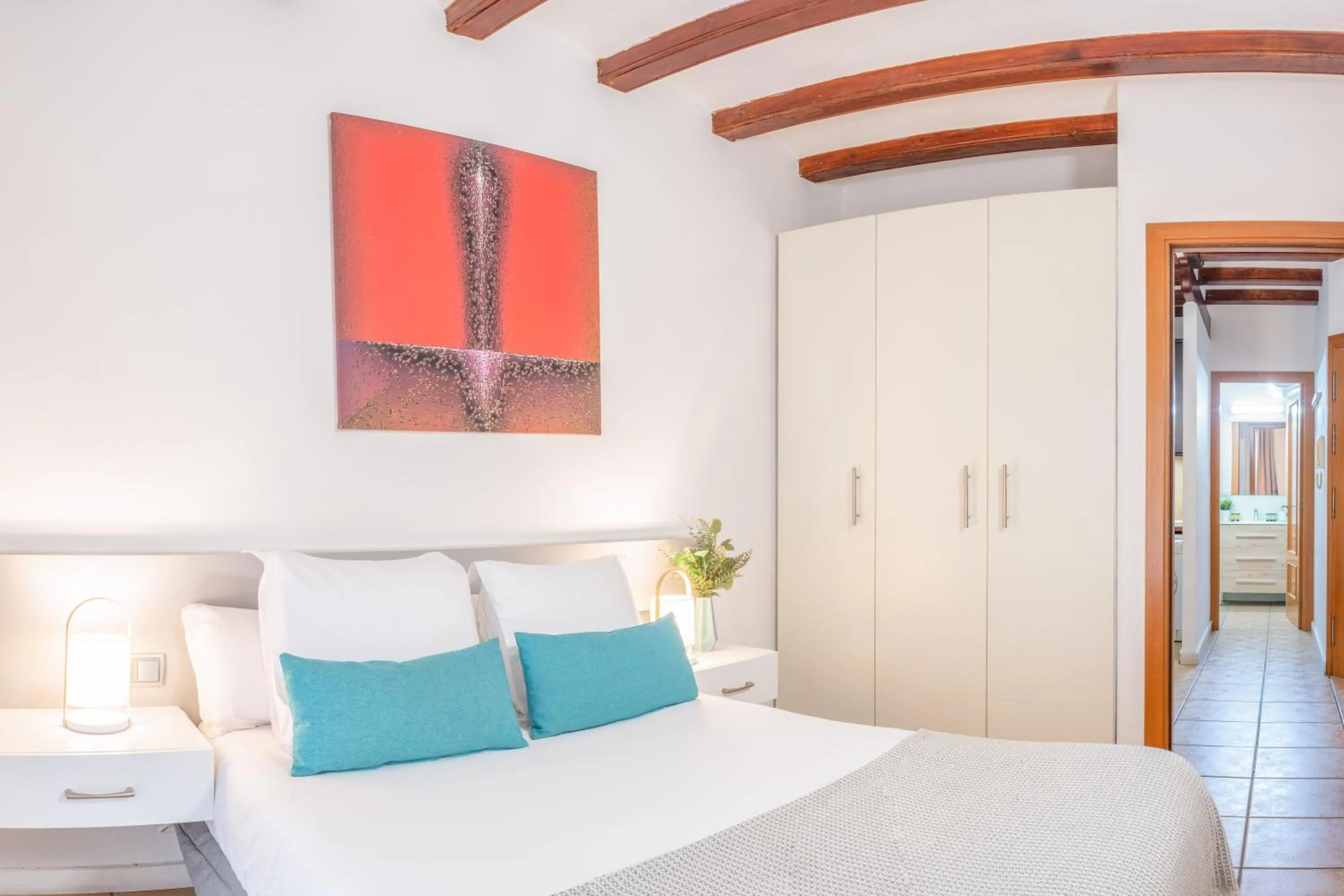 Photo of the whole room, Bed in Feelathome Center Apartments