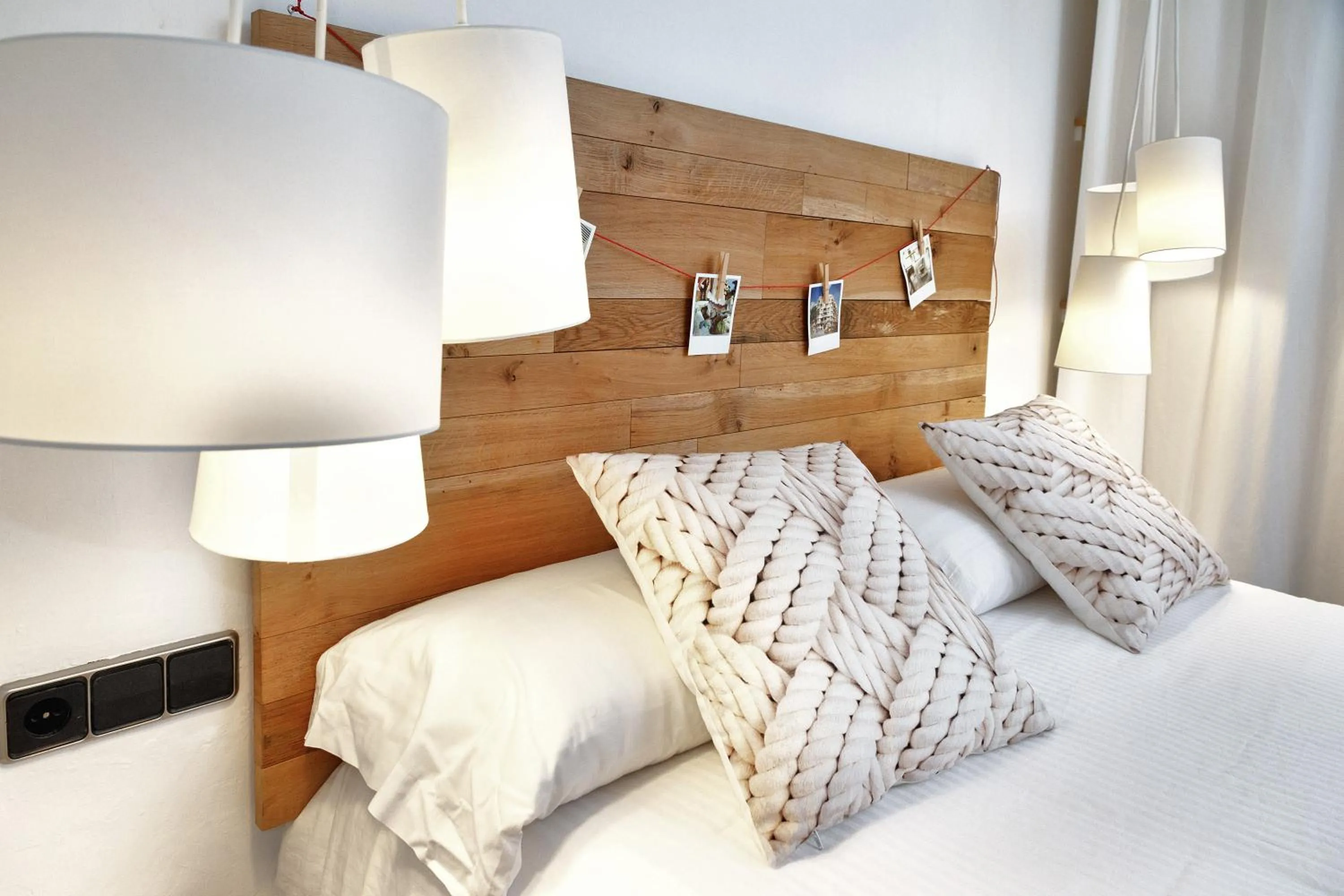 Photo of the whole room, Bed in Feelathome Center Apartments