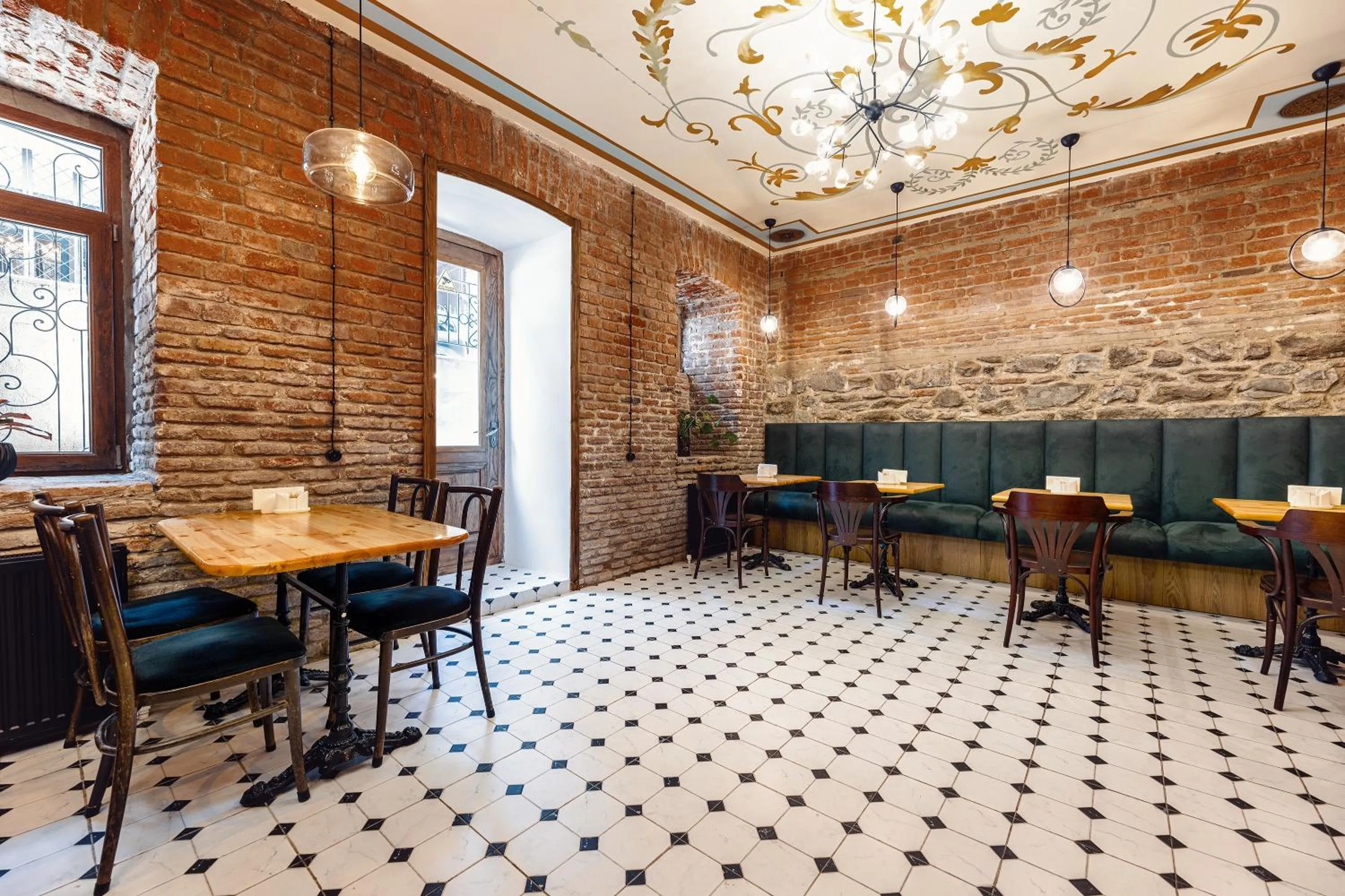 Restaurant/places to eat in Boutique Hotel Manufactura