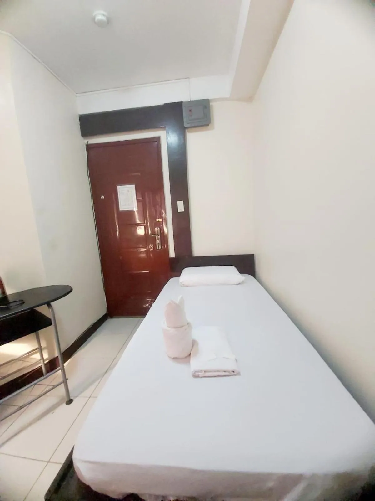 Bedroom, Bed in Cosmo Hotel Espana Near Ust