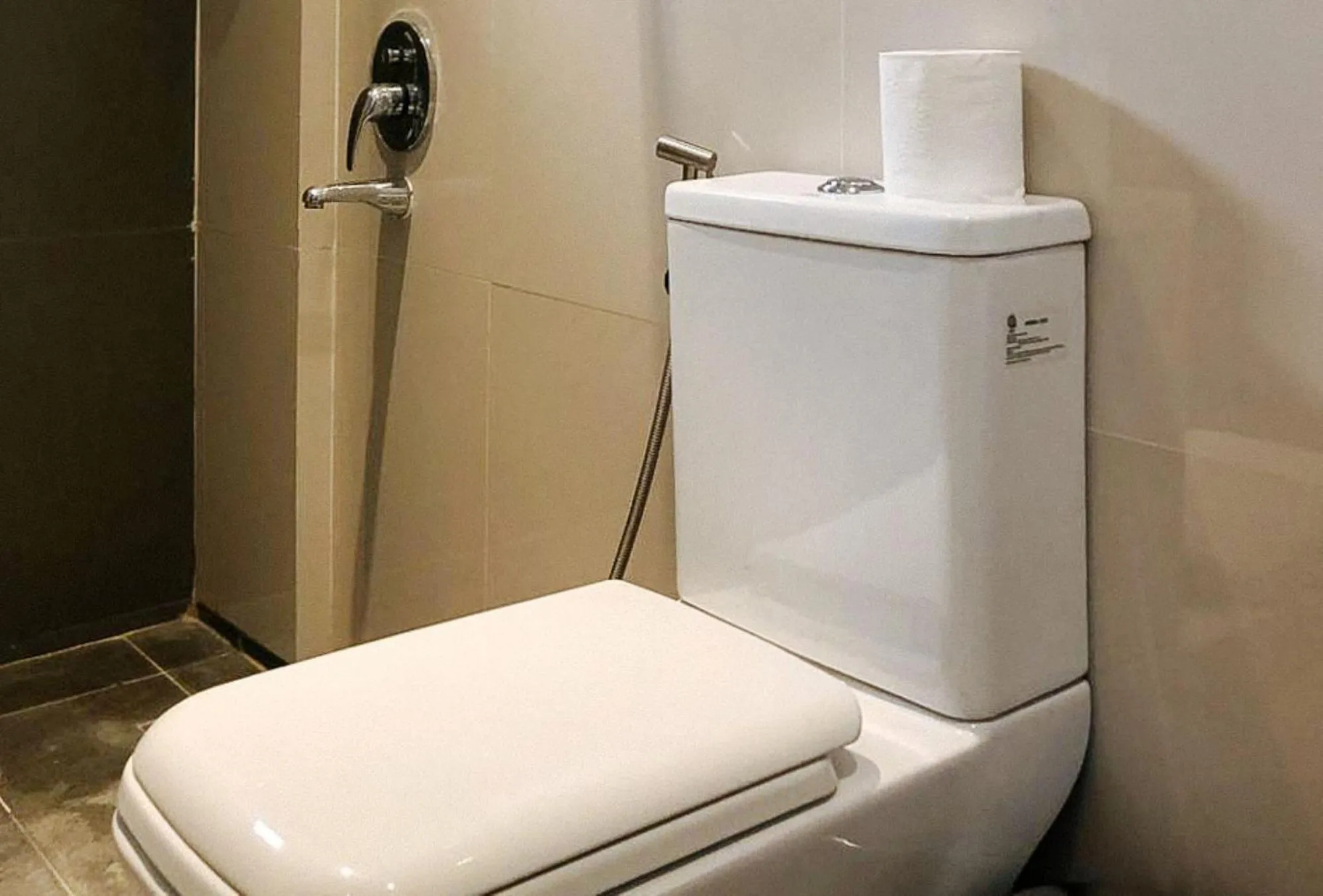 Toilet in RedDoorz @ Occazia Hotel Pampanga