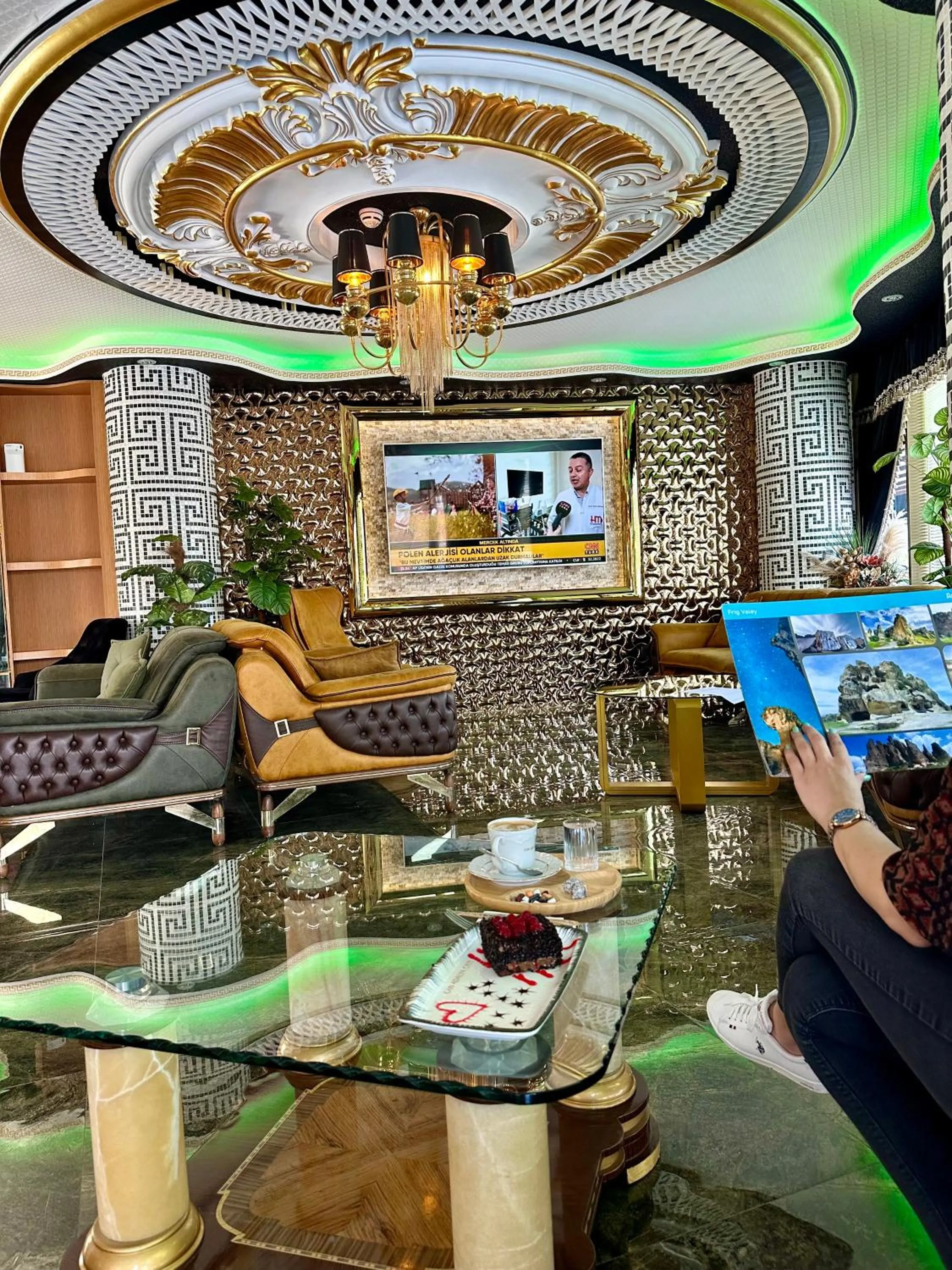 Communal lounge/ TV room in Can Adalya Palace Hotel