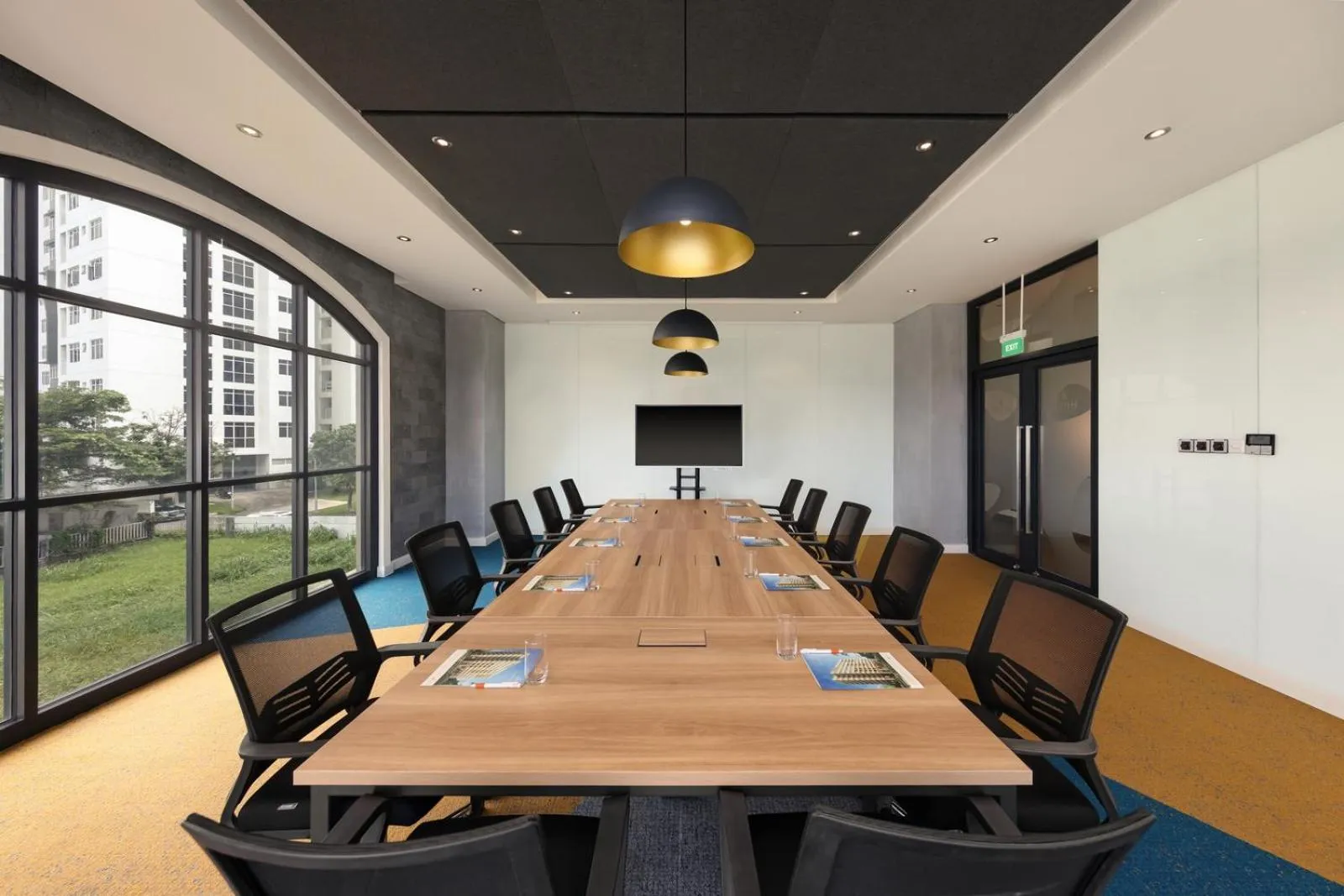 Meeting/conference room in HIIVE by fusion Binh Duong - VSIP 1