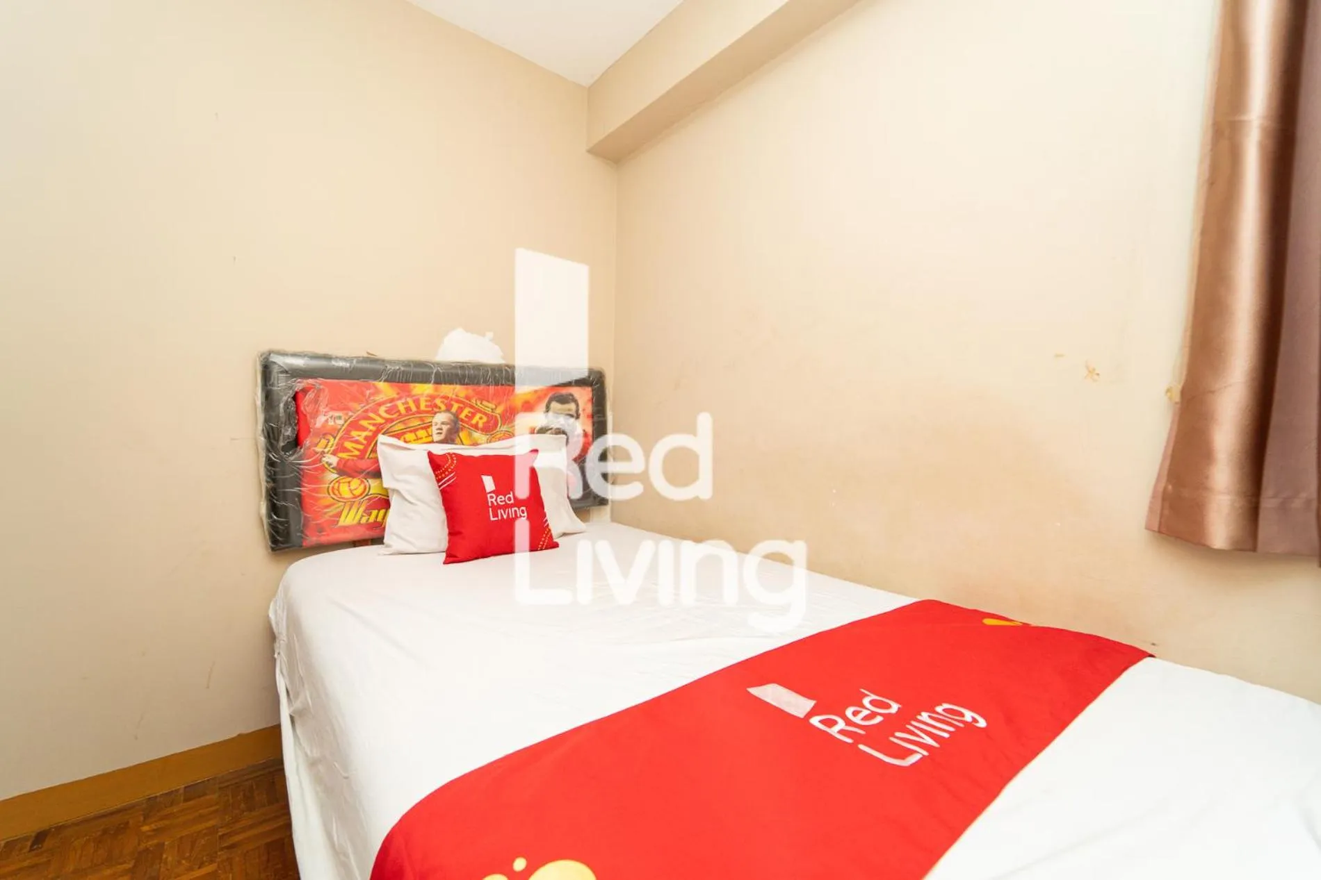 Bedroom, Bed in Apartemen Sentra Timur Residence - D Royal Property Tower Kuning