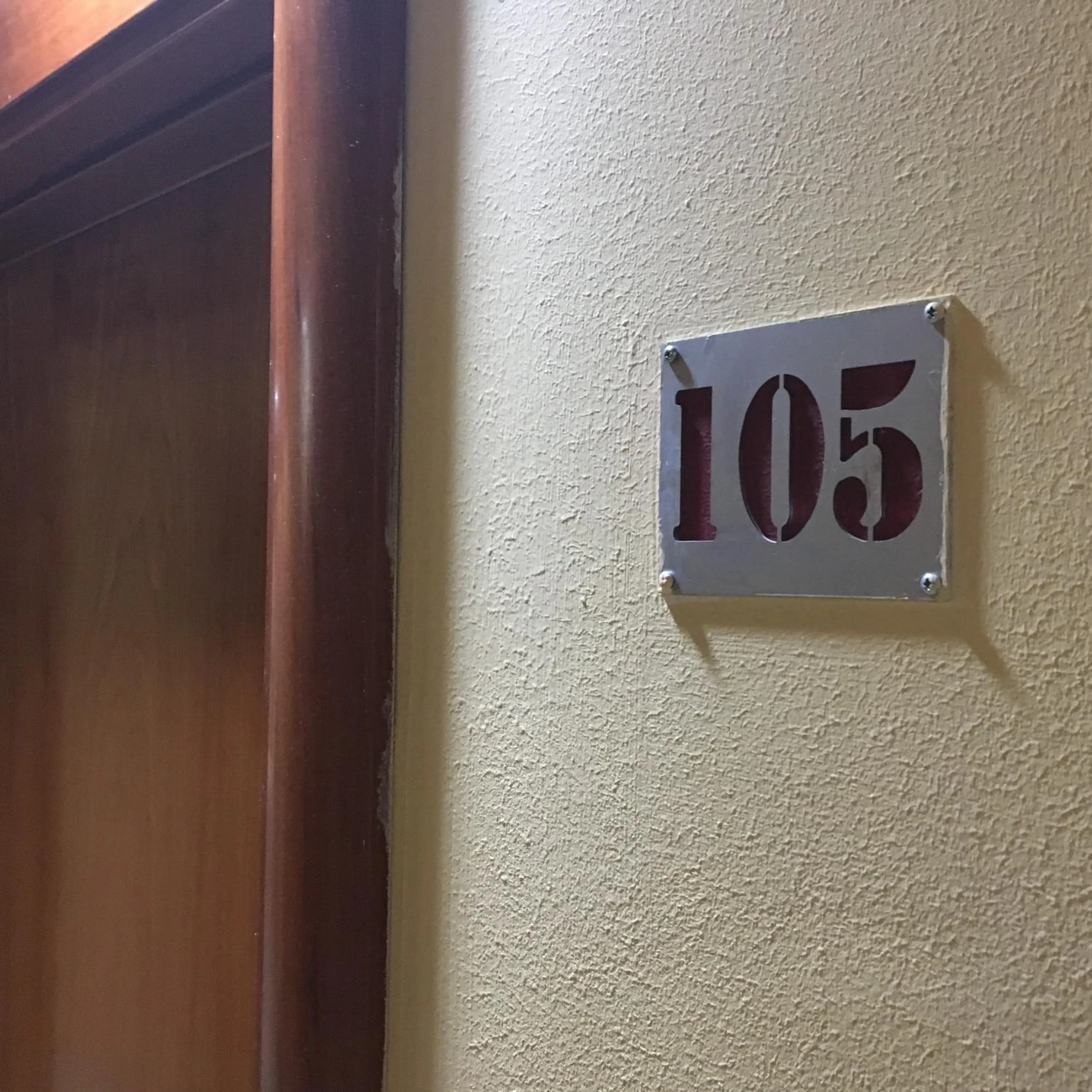 Logo/Certificate/Sign in Hotel Jonquera