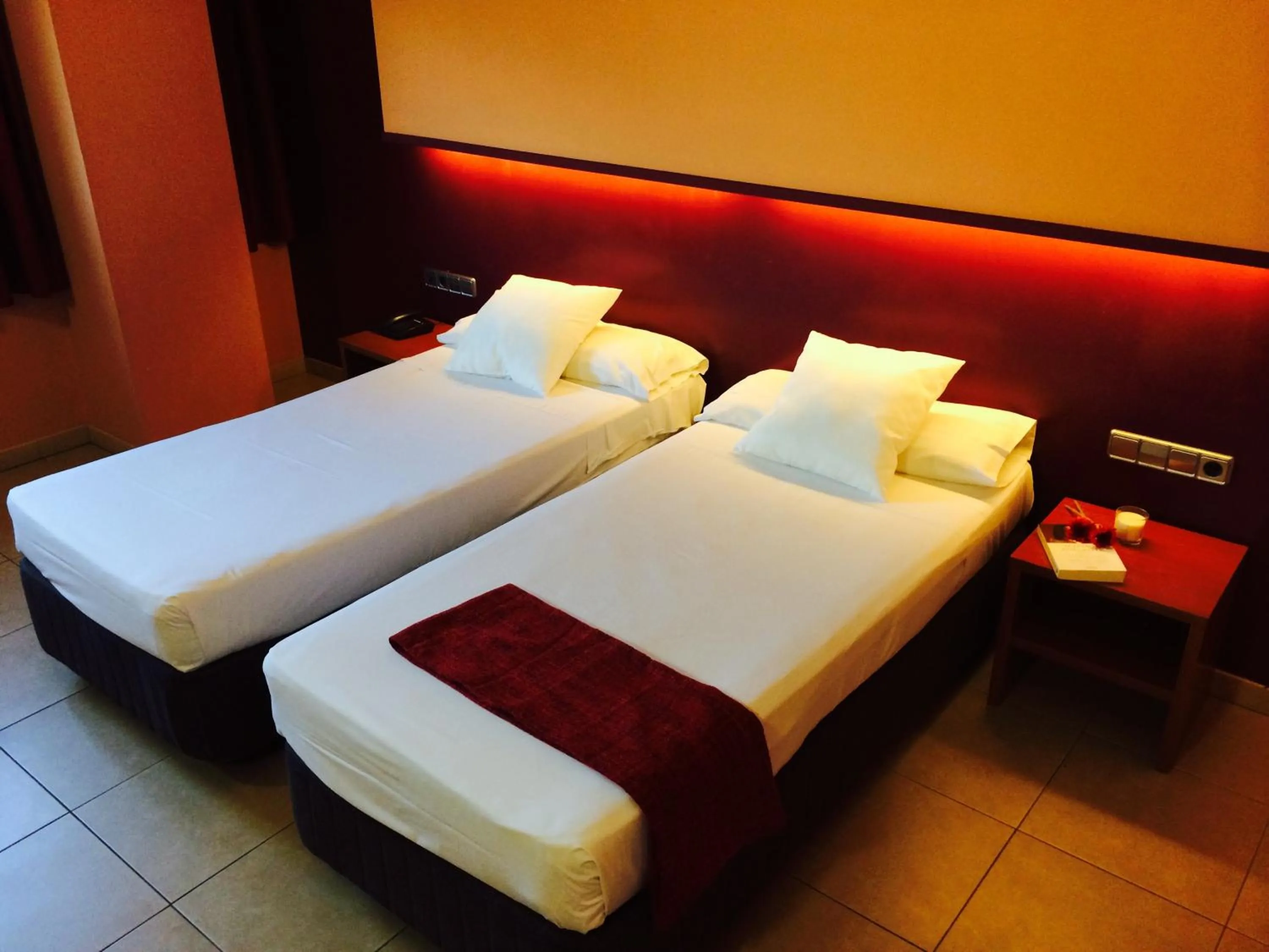 Bed in Hotel Jonquera