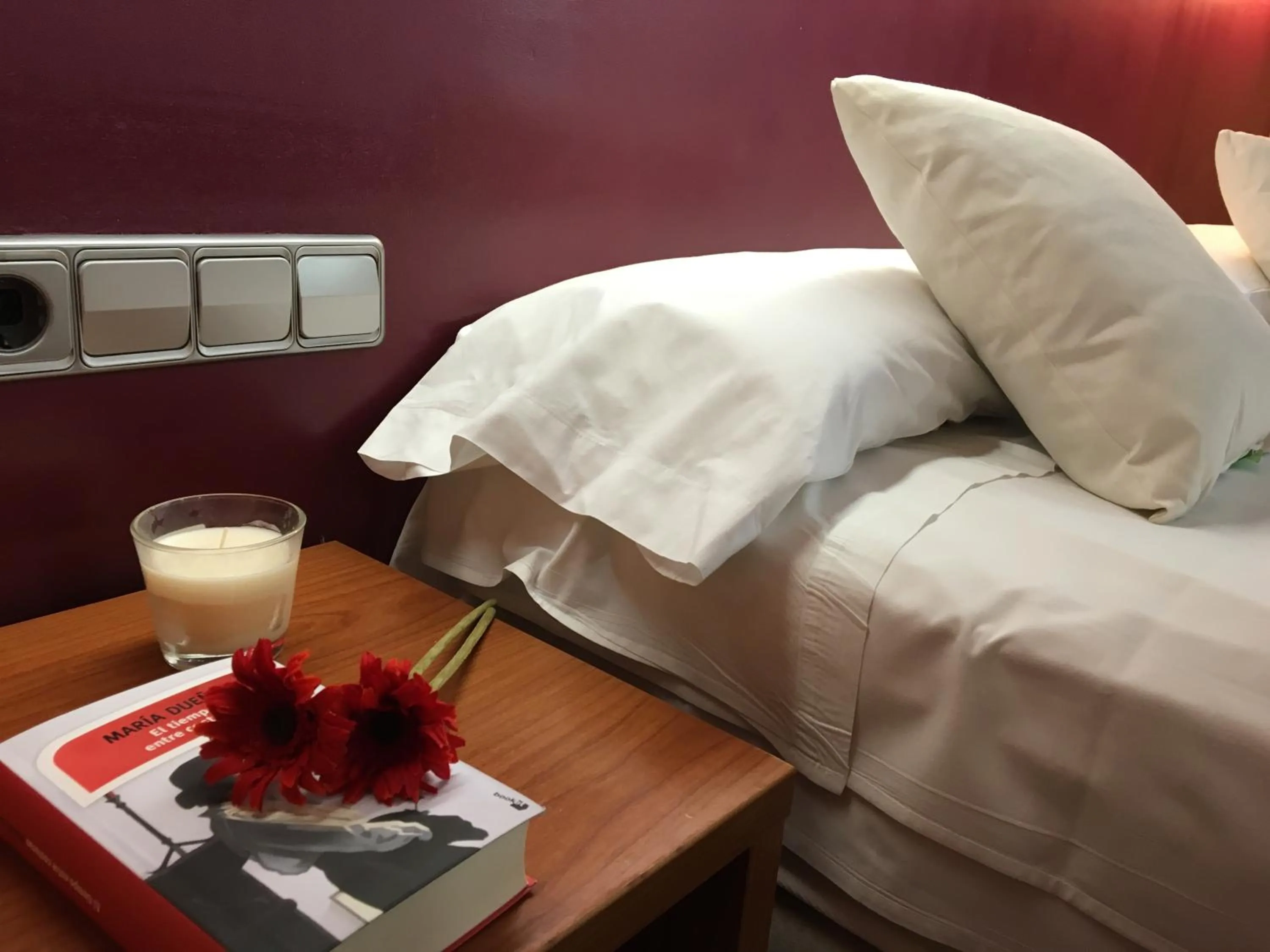 Bed in Hotel Jonquera