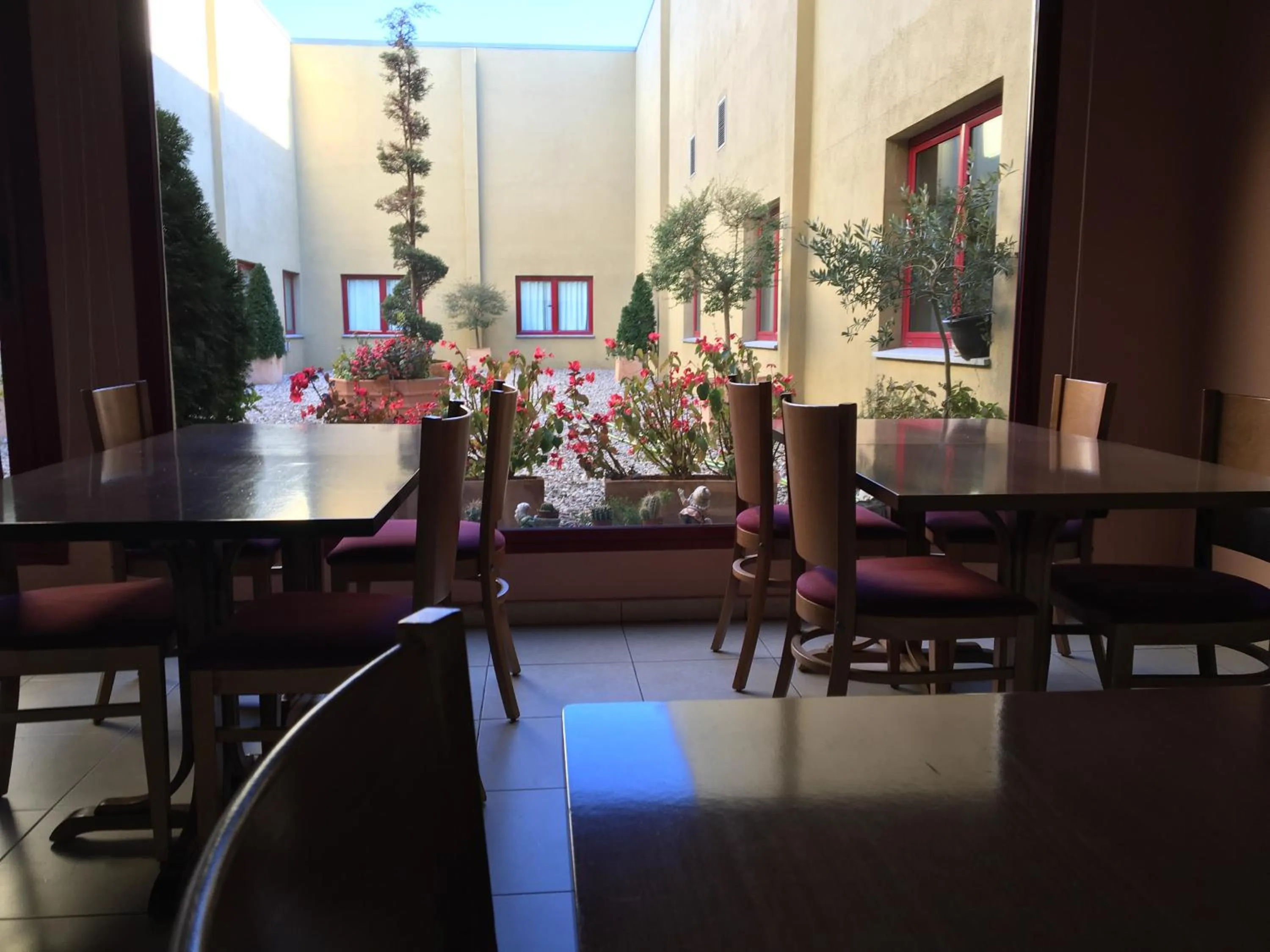 Restaurant/places to eat in Hotel Jonquera
