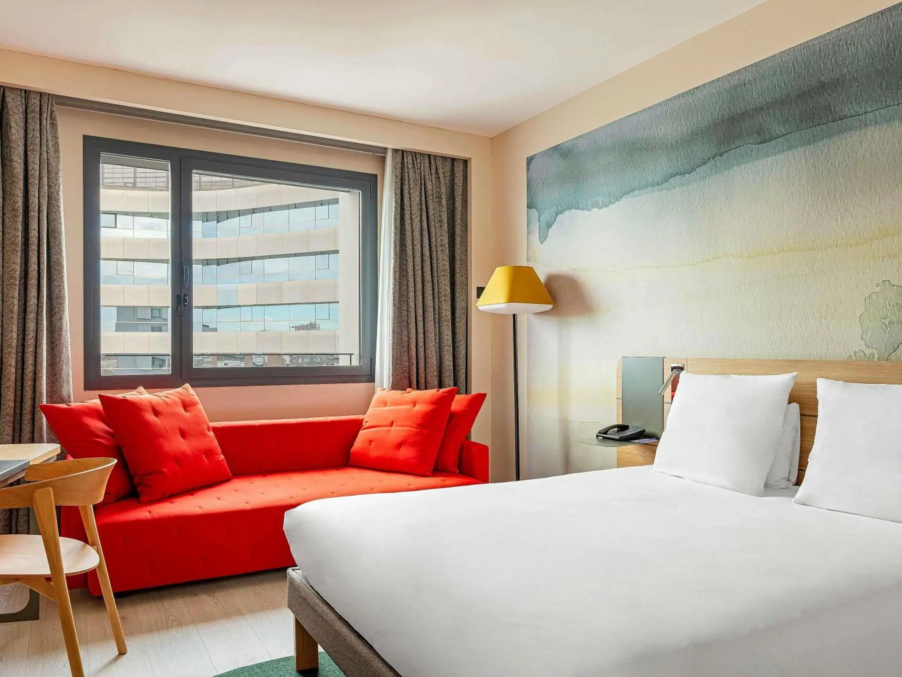Premium Queen Room with sofa bed in Novotel Madrid City Las Ventas Premium Queen Room with sofa bed in Novotel Madrid City Las Ventas
