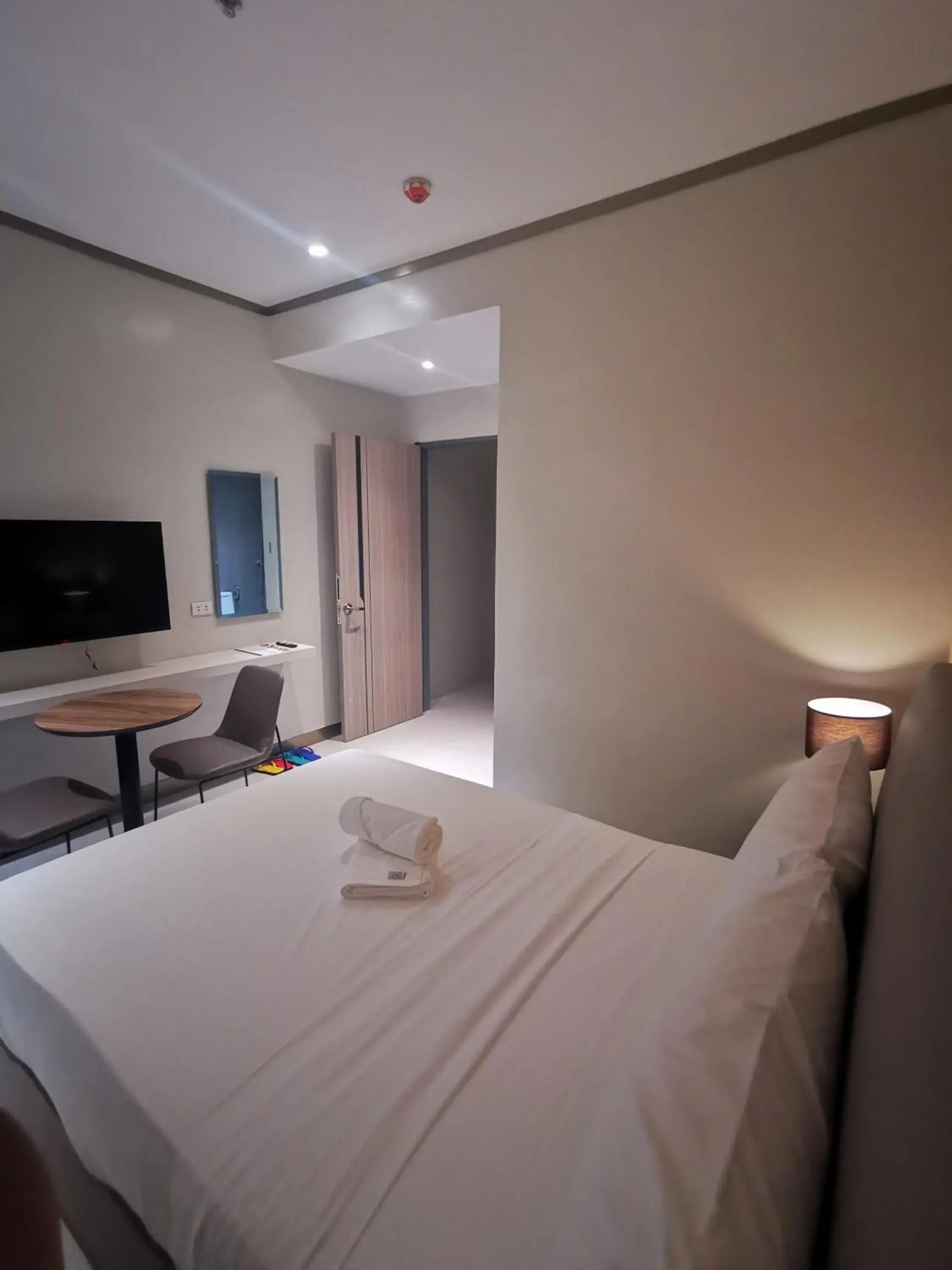 Superior Double Room in Yes Hotel Imus Cavite Superior Double Room in Yes Hotel Imus Cavite