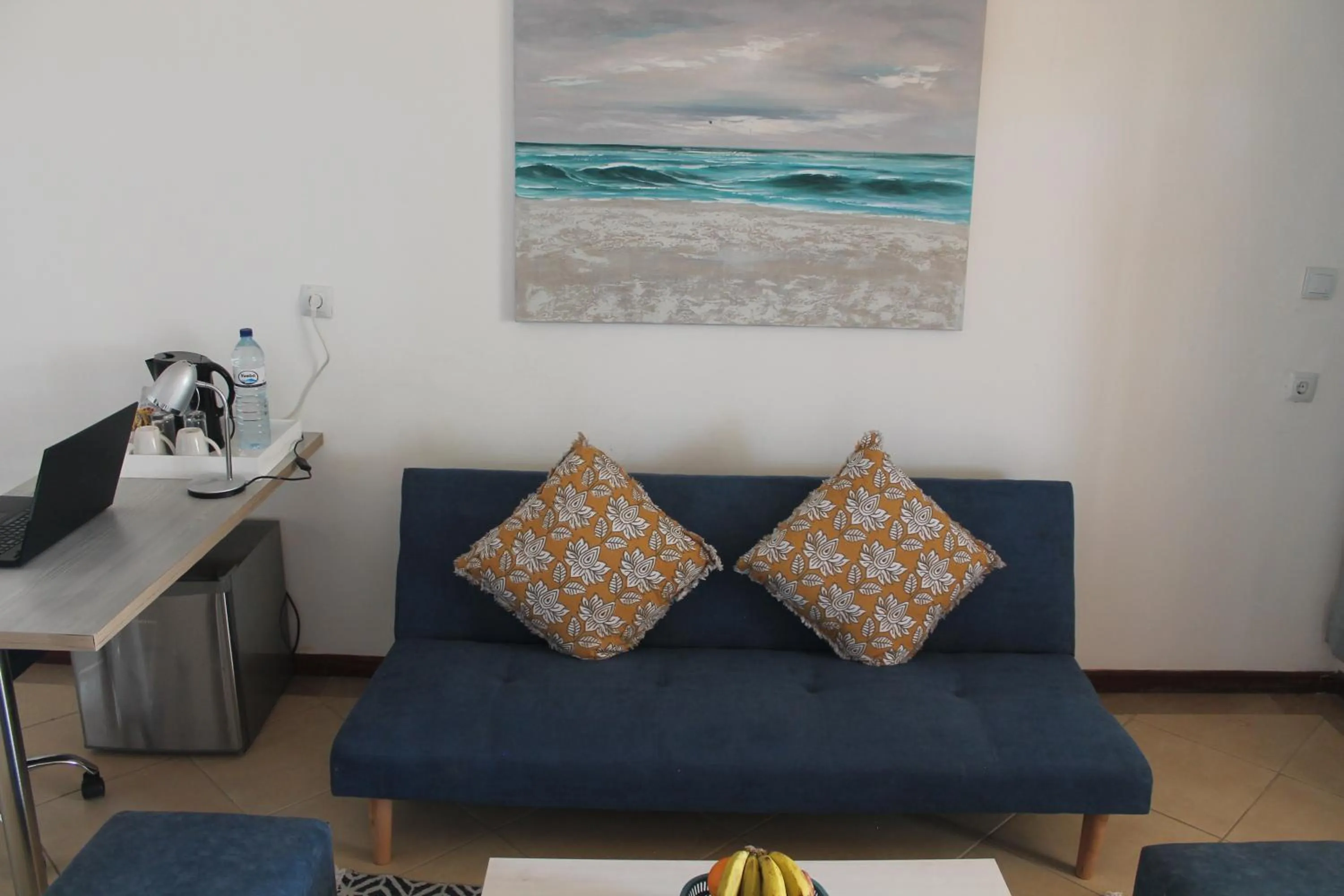 Seating area in Wharf Side Inn