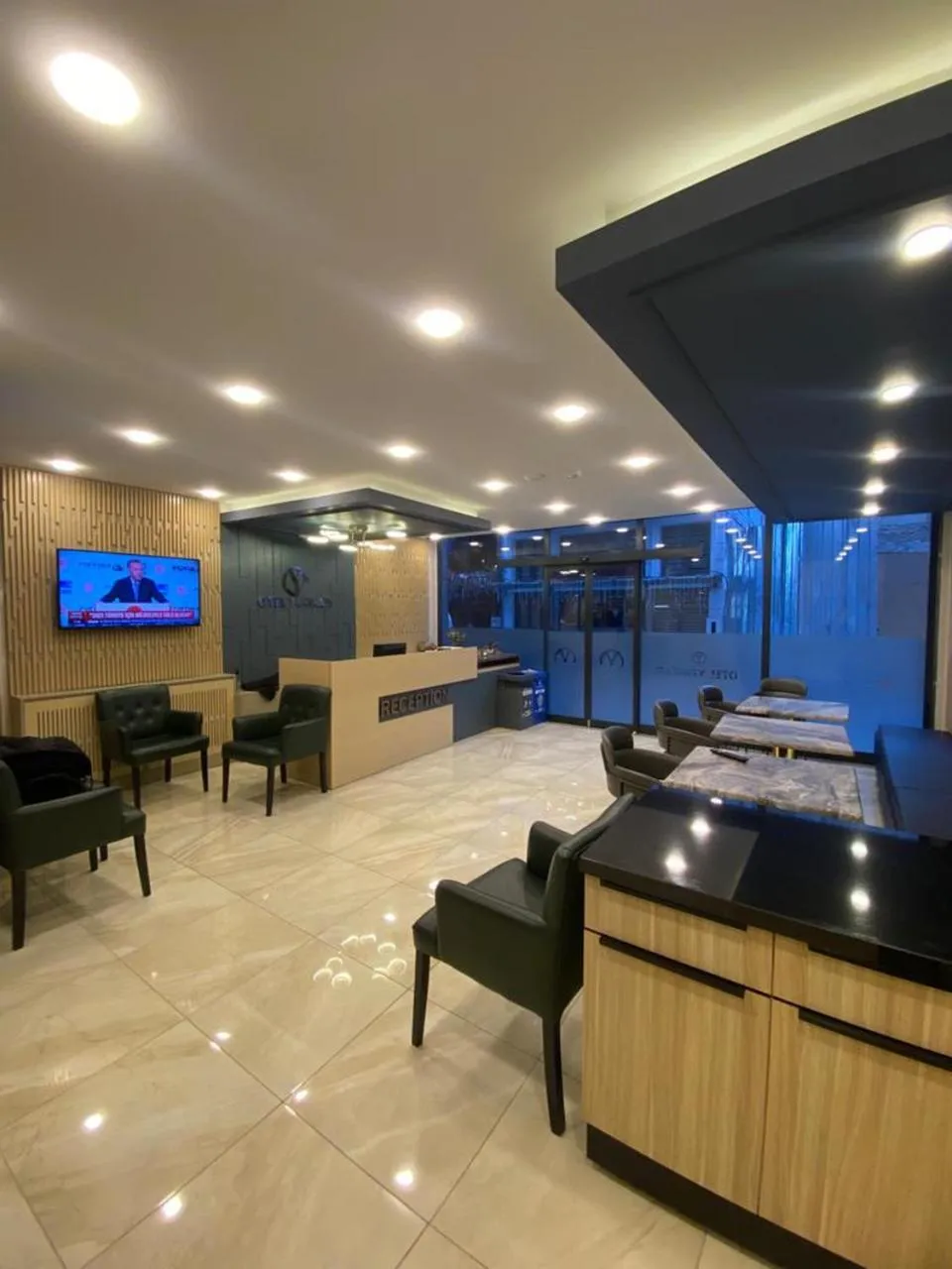 Communal lounge/ TV room in Otel Yenikapı