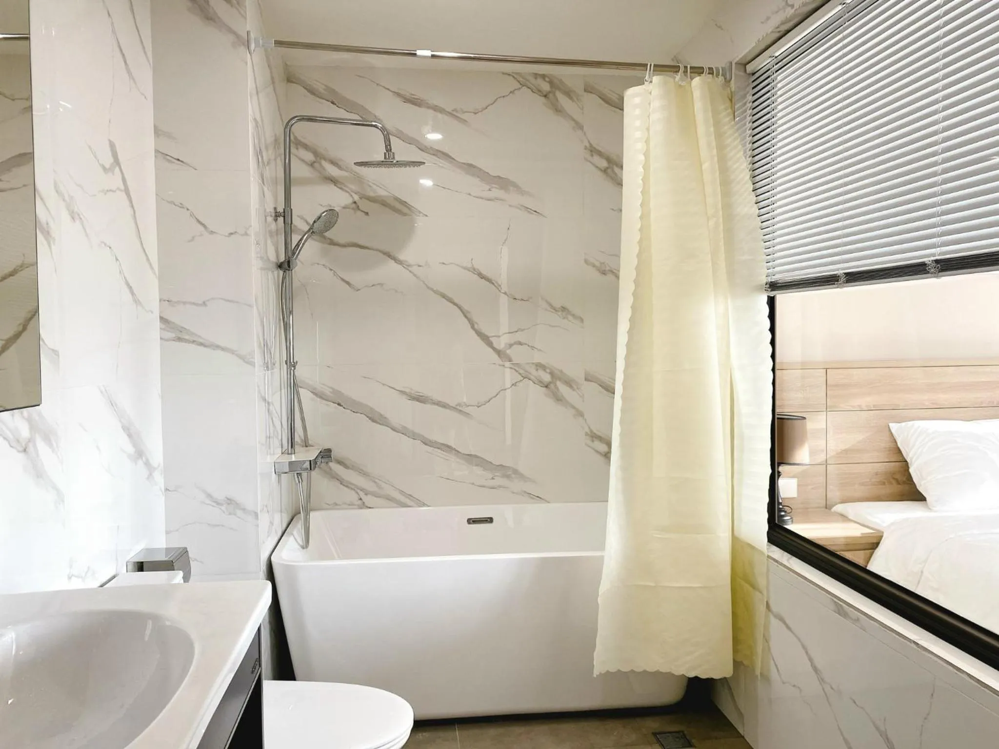 Shower in PH Hotel & Apartment