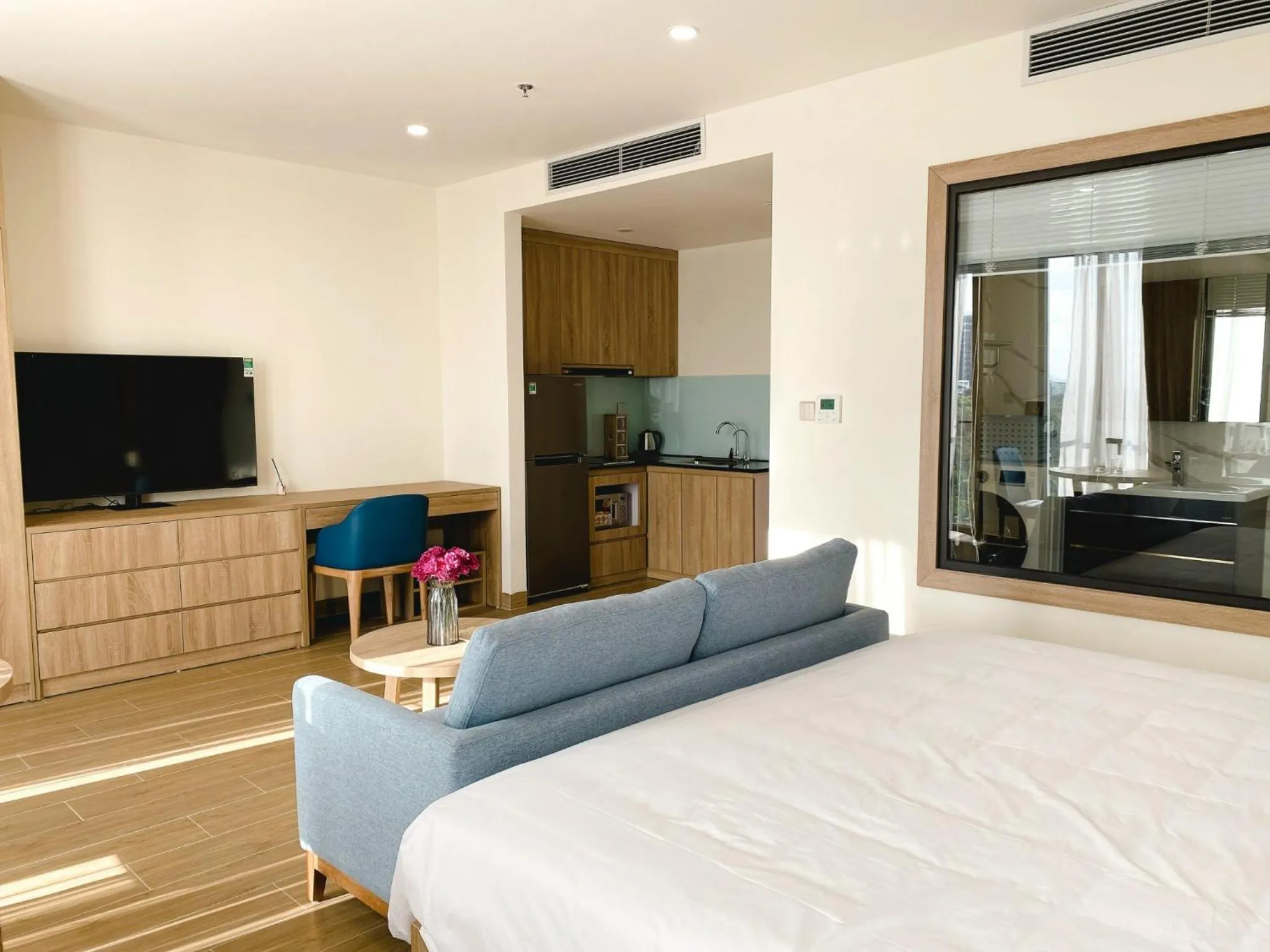 Communal lounge/ TV room, Bed in PH Hotel & Apartment