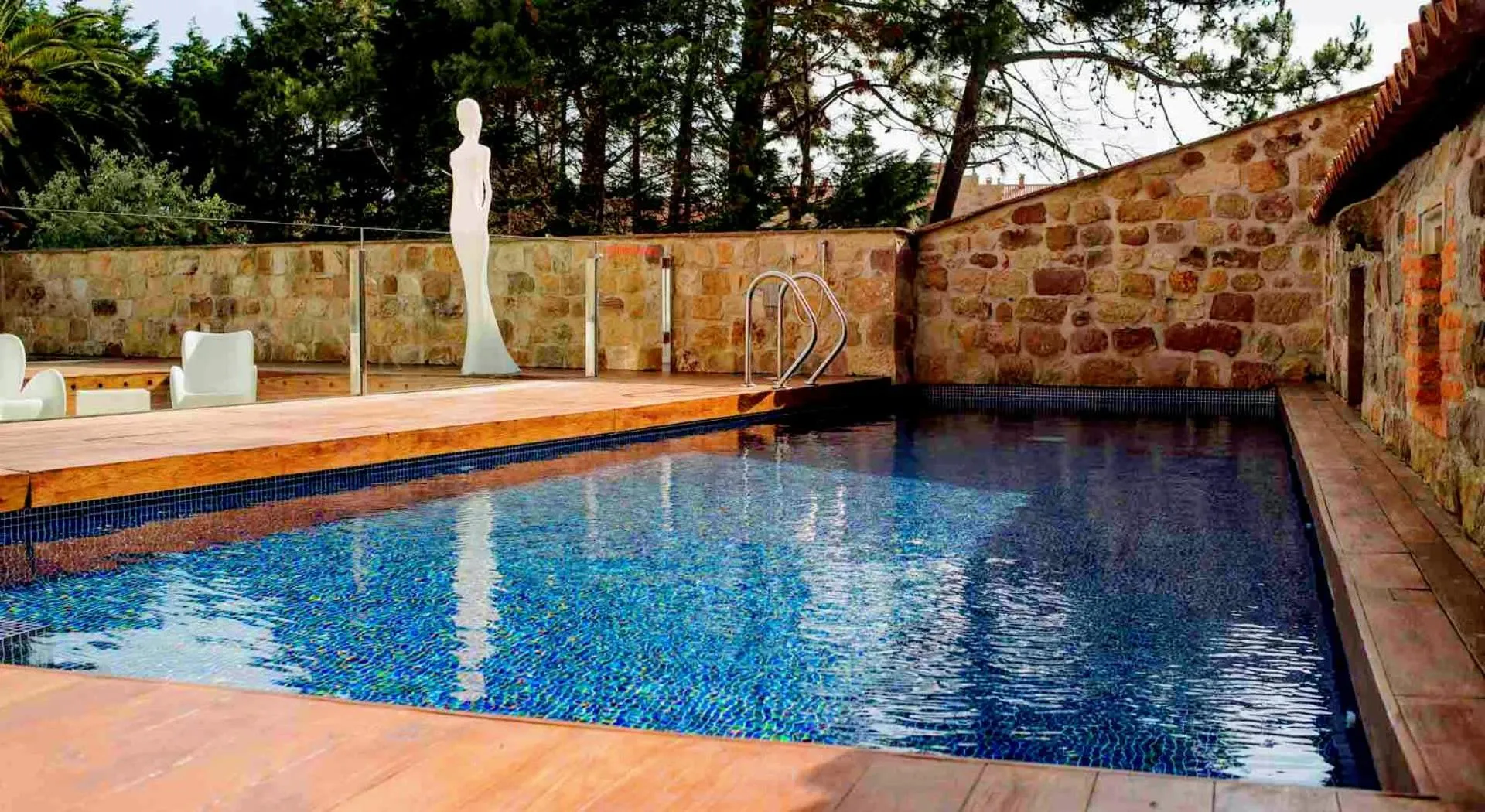 Swimming pool in Costa Esmeralda Suites