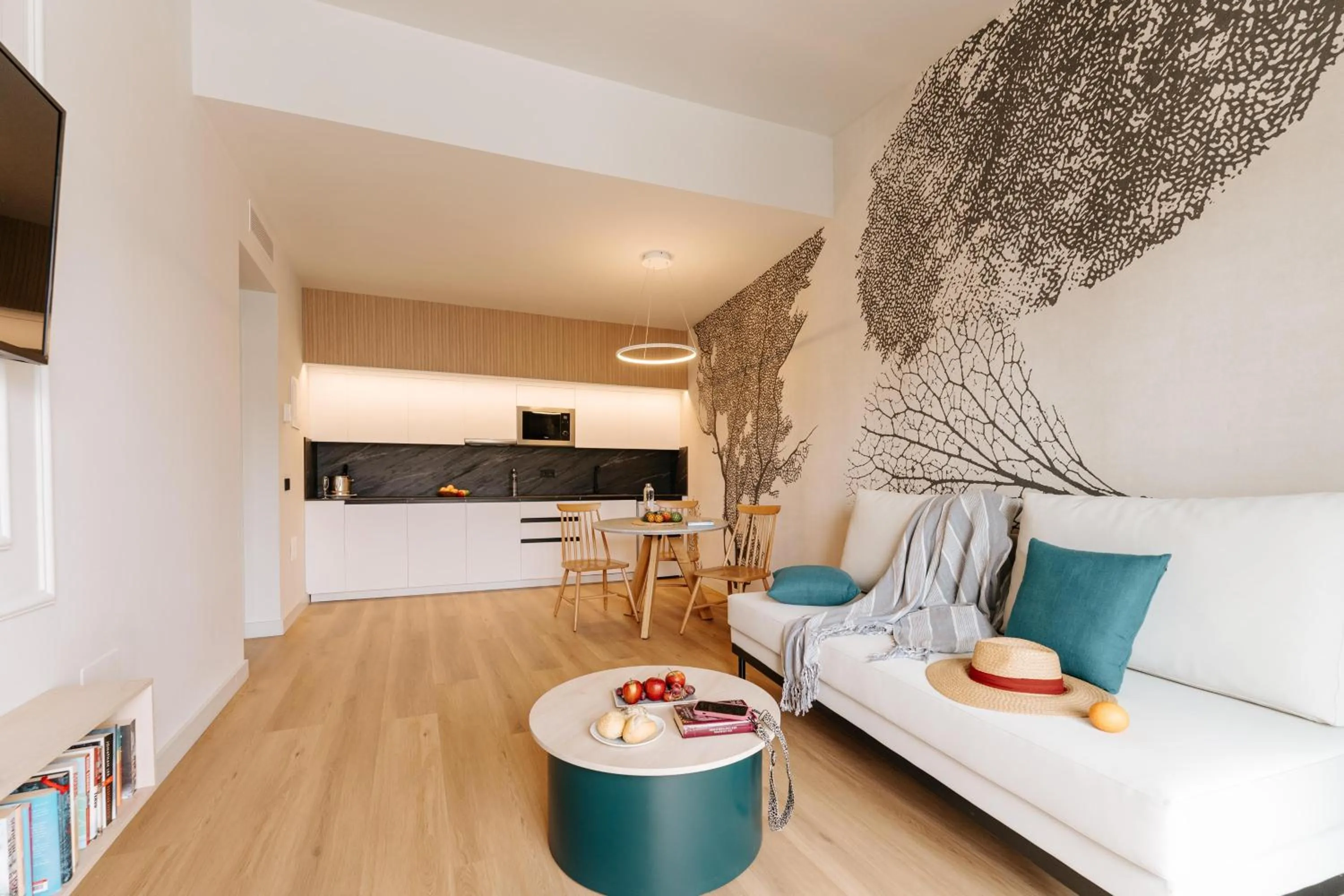 Photo of the whole room, Bed in R2 HIGOS BEACH