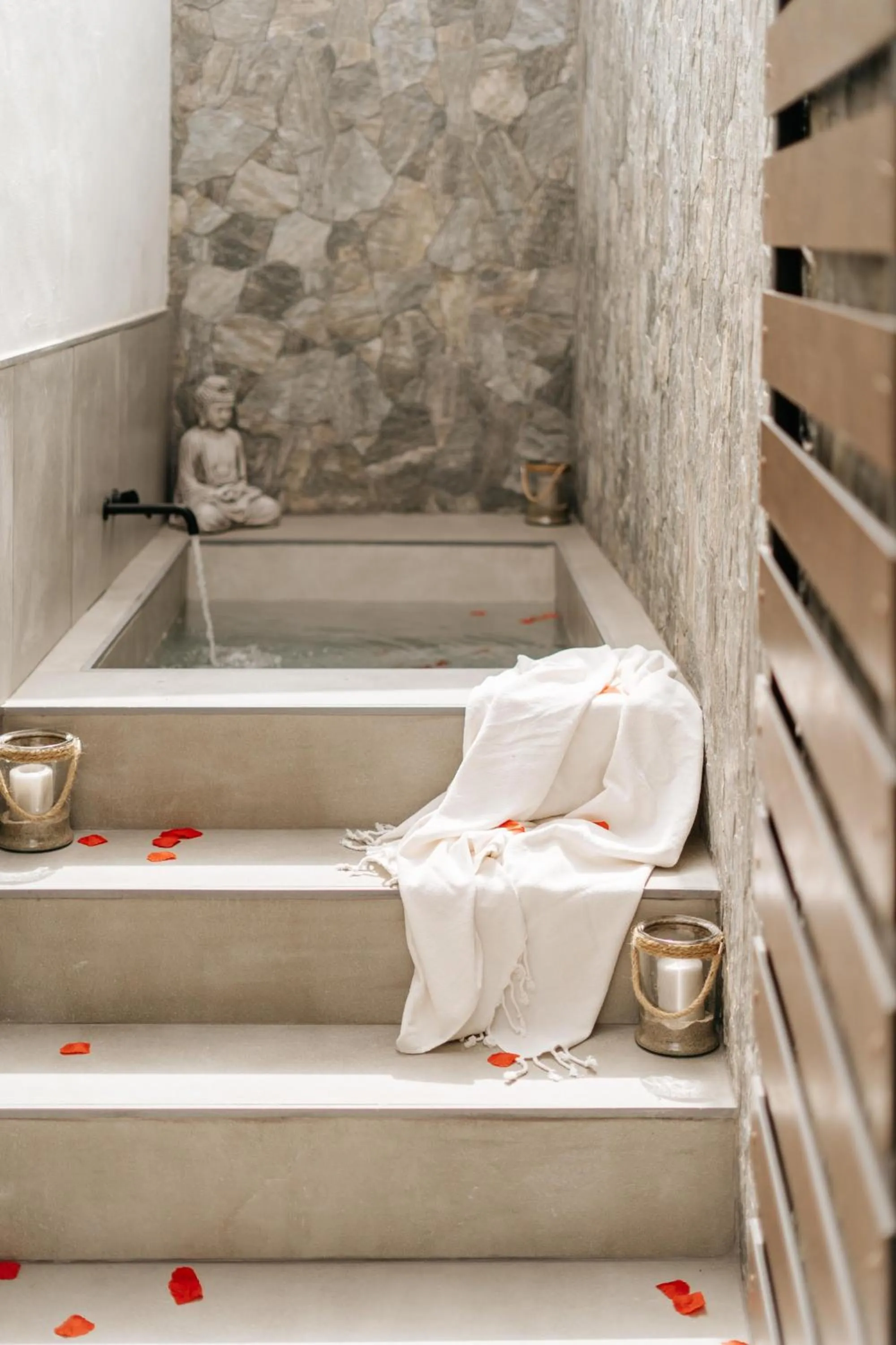 Bathroom in R2 HIGOS BEACH