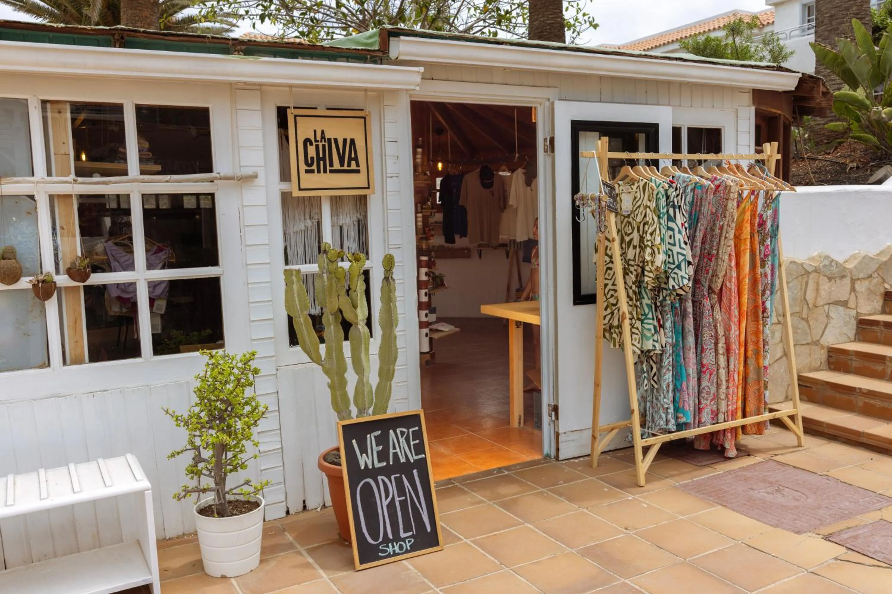 On-site shops in Fuentepark Apartments