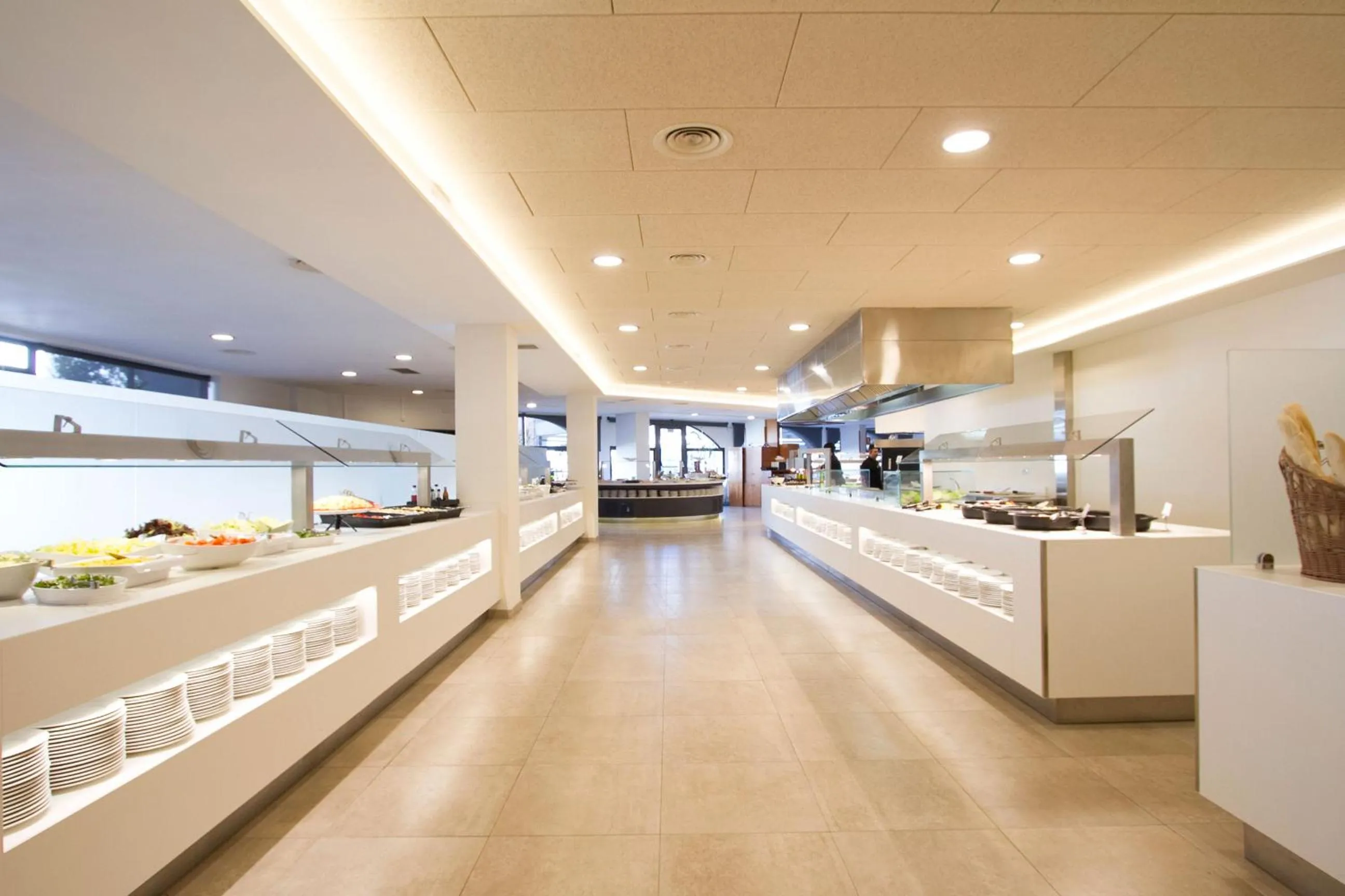 Restaurant/places to eat in Hotel Gran Garbi & AquaSplash