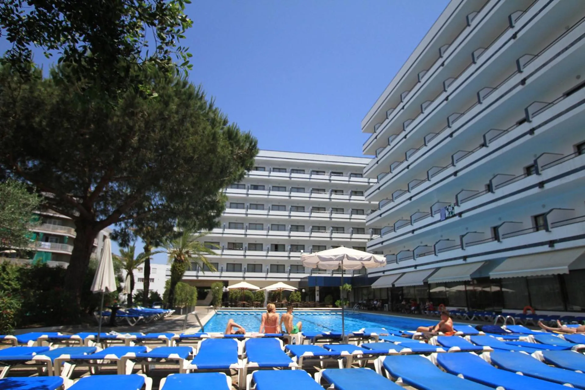 Swimming pool in Hotel Gran Garbi & AquaSplash