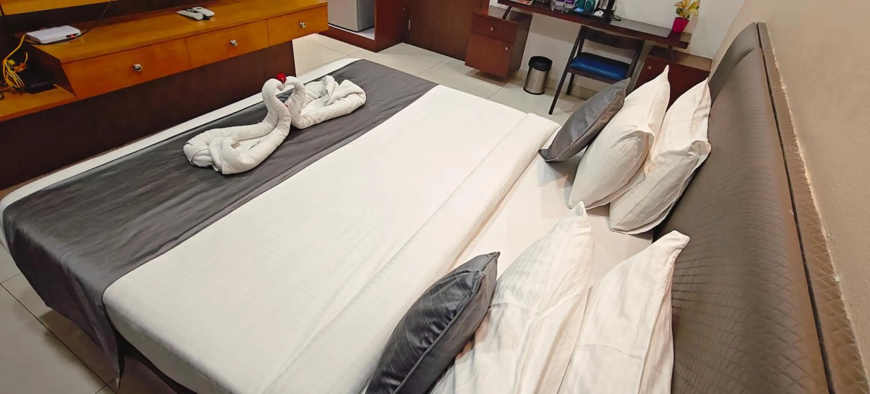 Bed in PGC Chennai Resort & Club By SSS