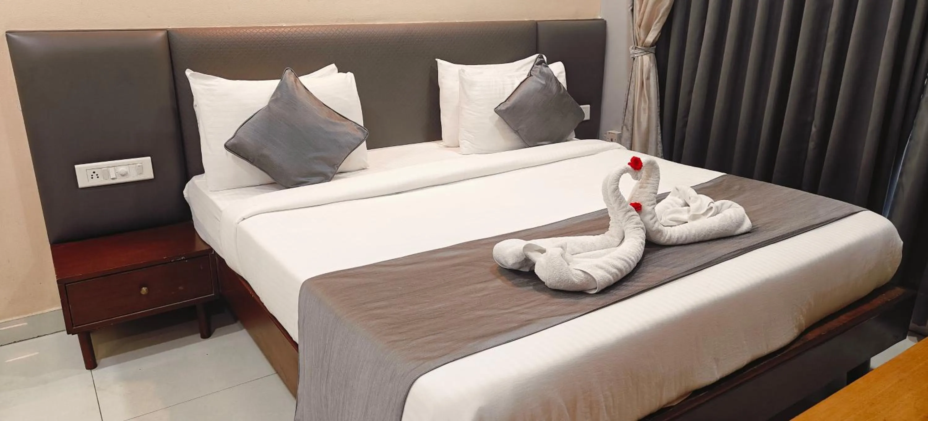 Bed in PGC Chennai Resort & Club By SSS