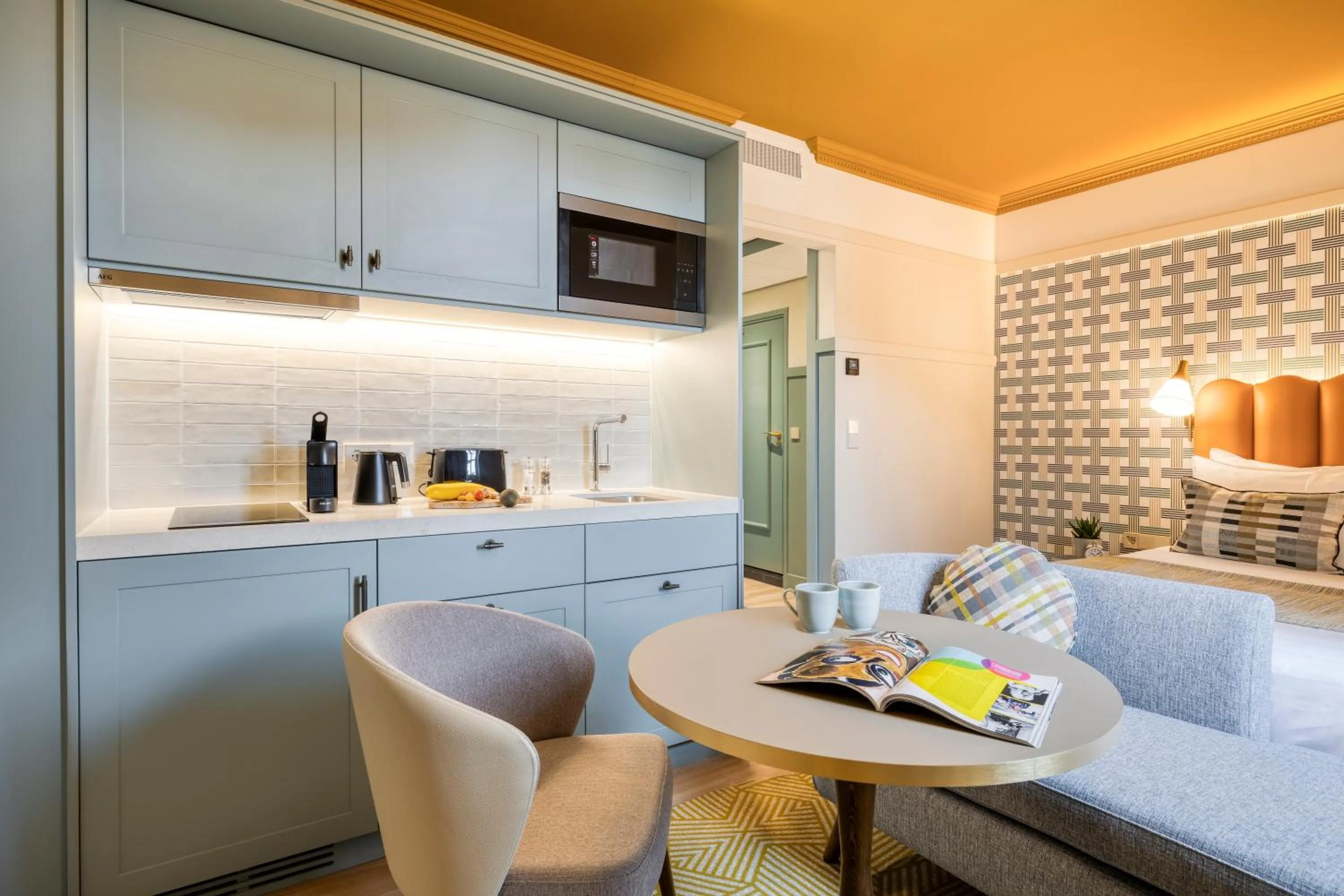 Bed in Citadines Canal Amsterdam